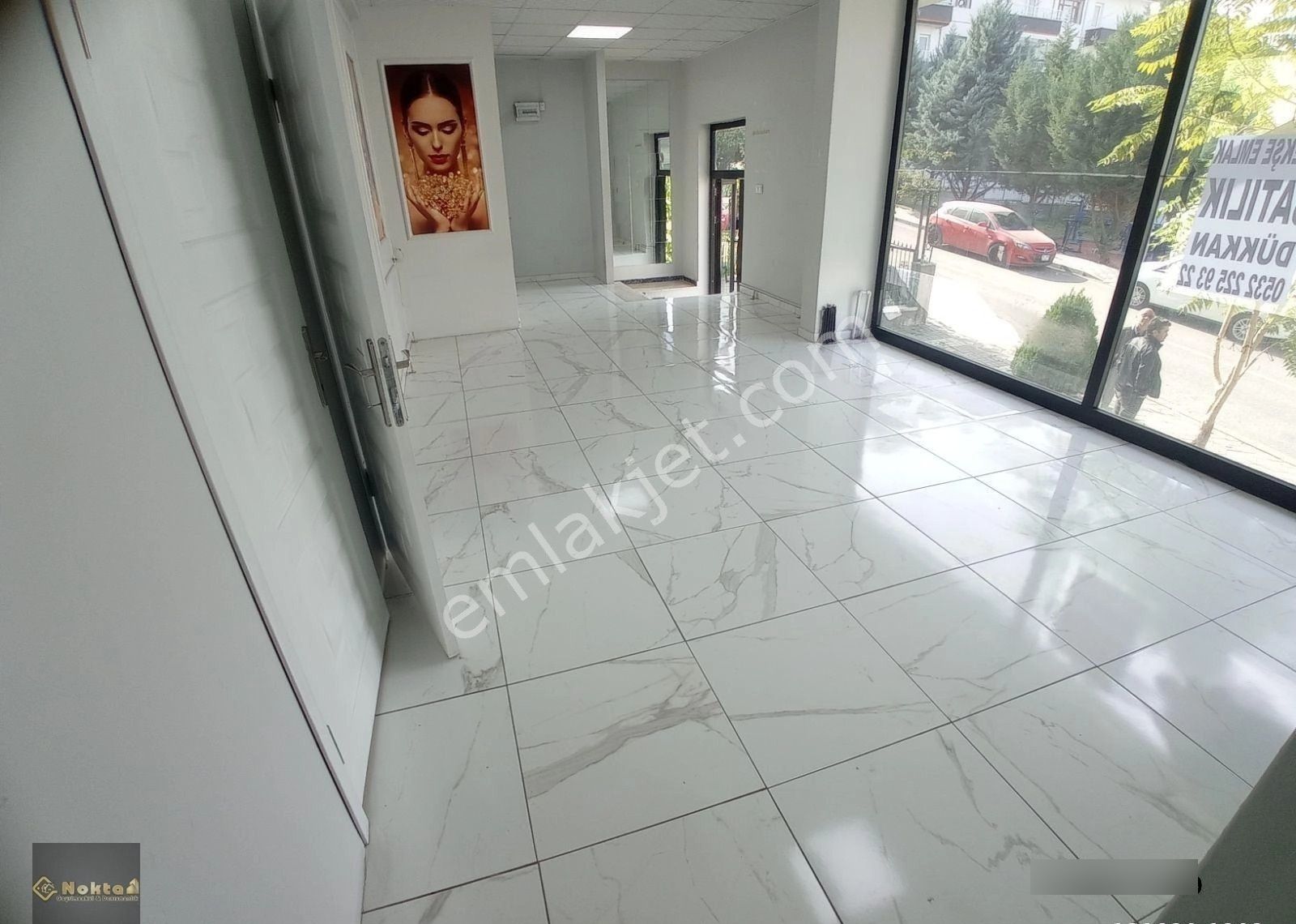 Topçu Mahallesi Nde Çift Katlı Kiralık Dükkan