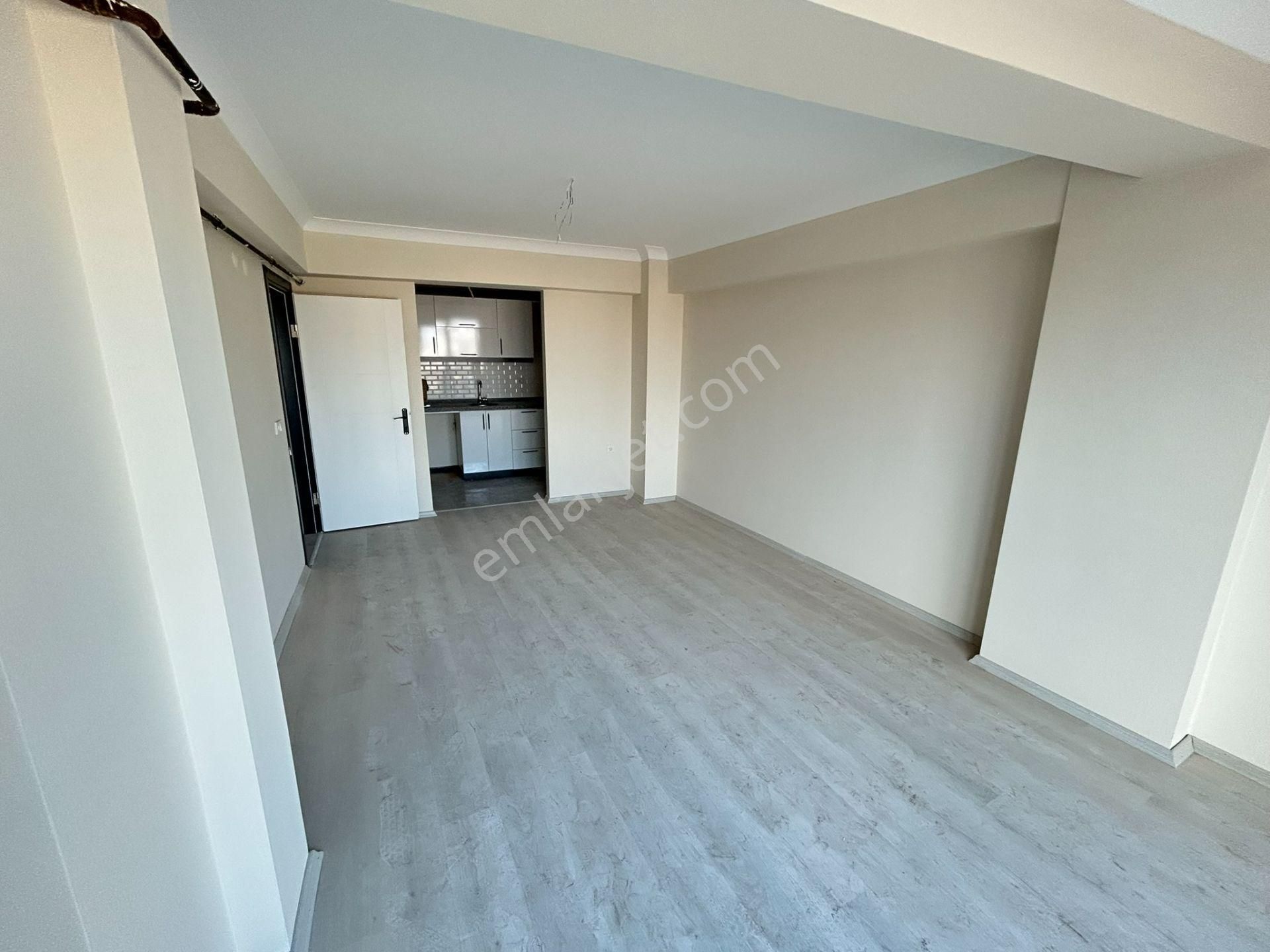 Cihan Emlak - Satılık - Esentepe Caddesi Üzerinde Yatırımlık İskanı Alınmış Sıfır 1+1 Daire - Görsel 4