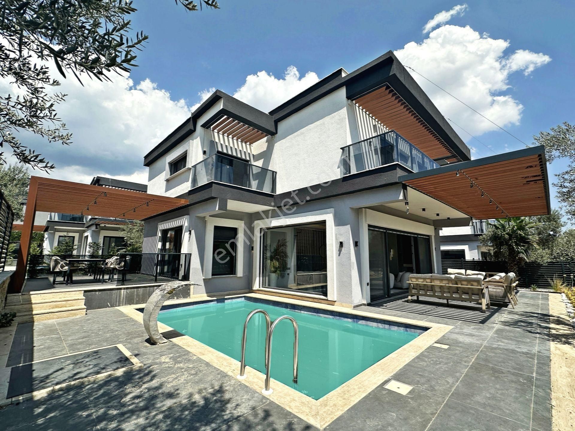 Herkes Bu Villayı Konuşuyor !! Bölgede Tek ! Güre'nin Eşsiz Doğasında 455 M² Brüt 5+1 Satılık Villa - Görsel 7