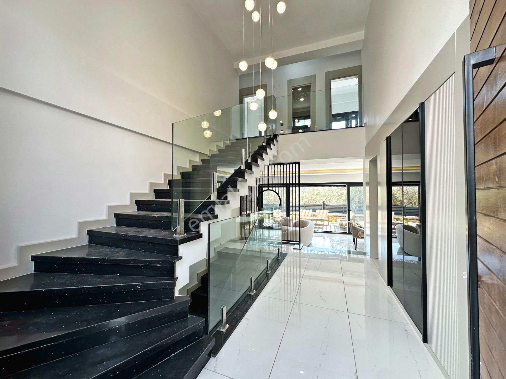 Herkes Bu Villayı Konuşuyor !! Bölgede Tek ! Güre'nin Eşsiz Doğasında 455 M² Brüt 5+1 Satılık Villa - Görsel 12