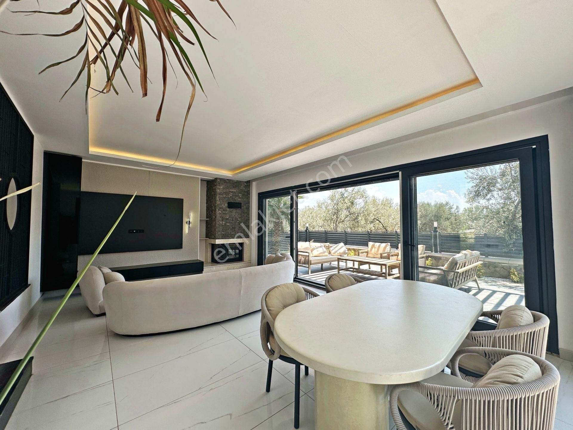 Herkes Bu Villayı Konuşuyor !! Bölgede Tek ! Güre'nin Eşsiz Doğasında 455 M² Brüt 5+1 Satılık Villa - Görsel 2