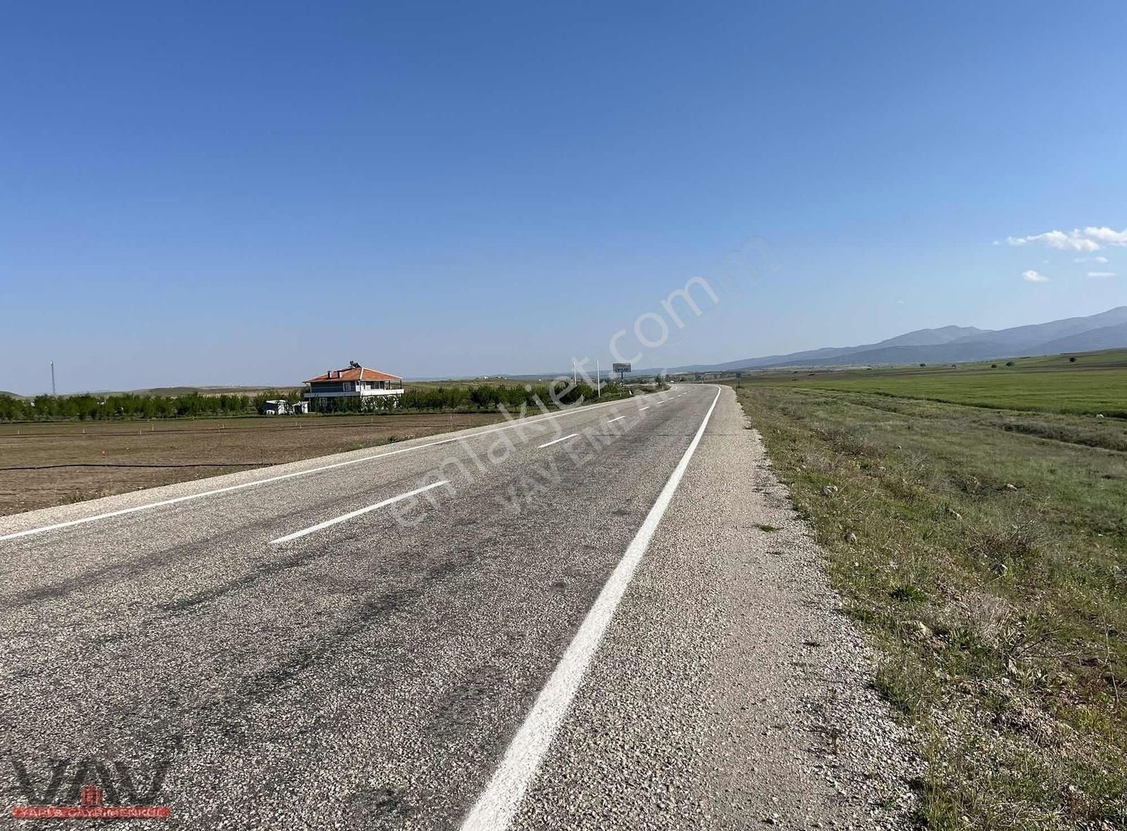 Hatunsaray Yoluna Cephe Müstakil 2.200 Metre Suyu Mevcut Tarla! - Görsel 2