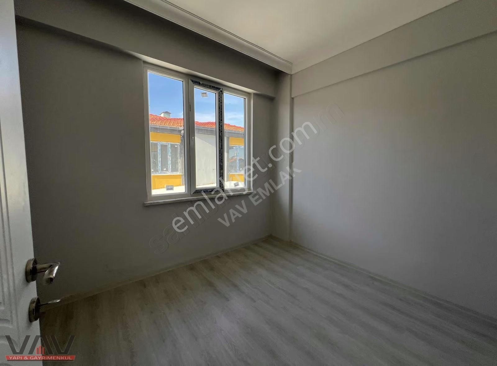 Bahçeşehirde 3+1 Site İçi Lüks Sıfır Ferah Daire - Görsel 11