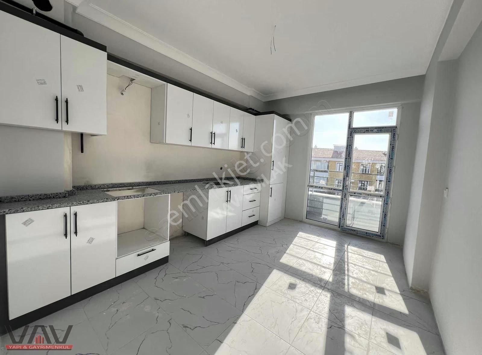 Bahçeşehirde 3+1 Site İçi Lüks Sıfır Ferah Daire - Görsel 13