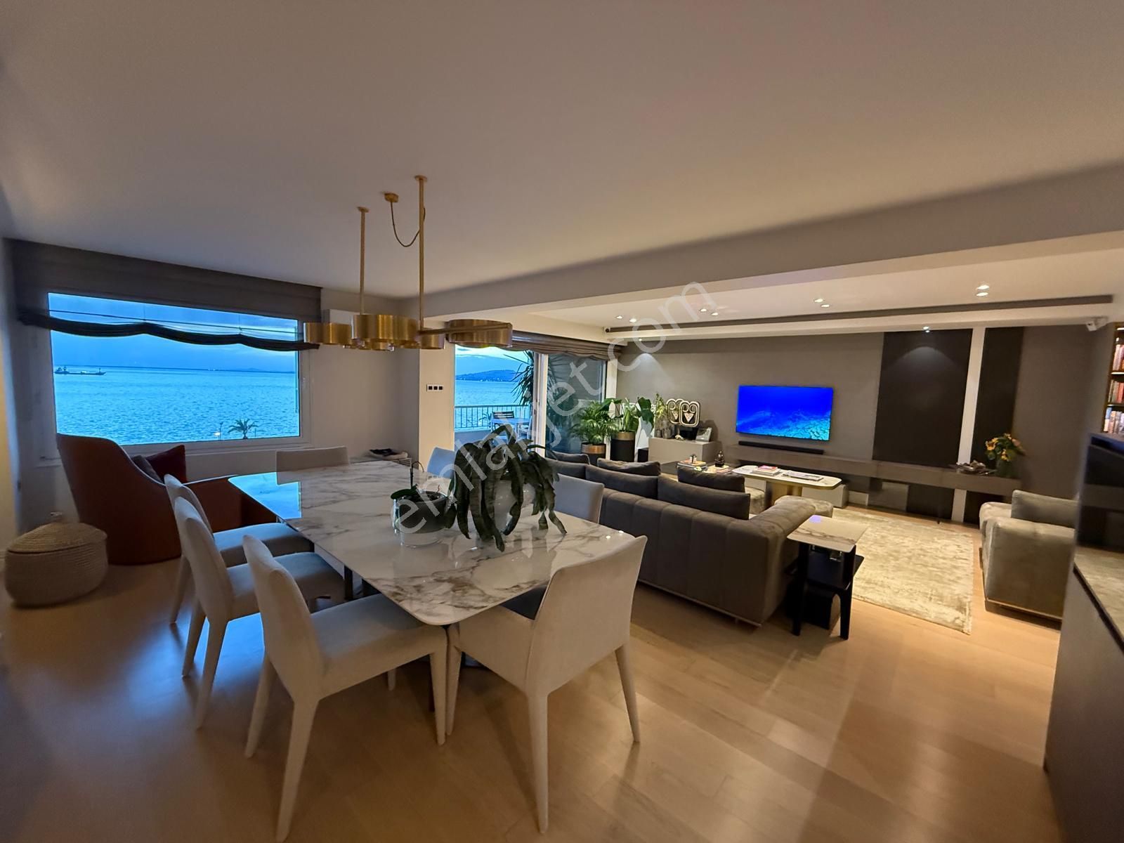 Karataş 4+1 200 M2 Satılık Bakımlı Yalı Dairesi - Görsel 10