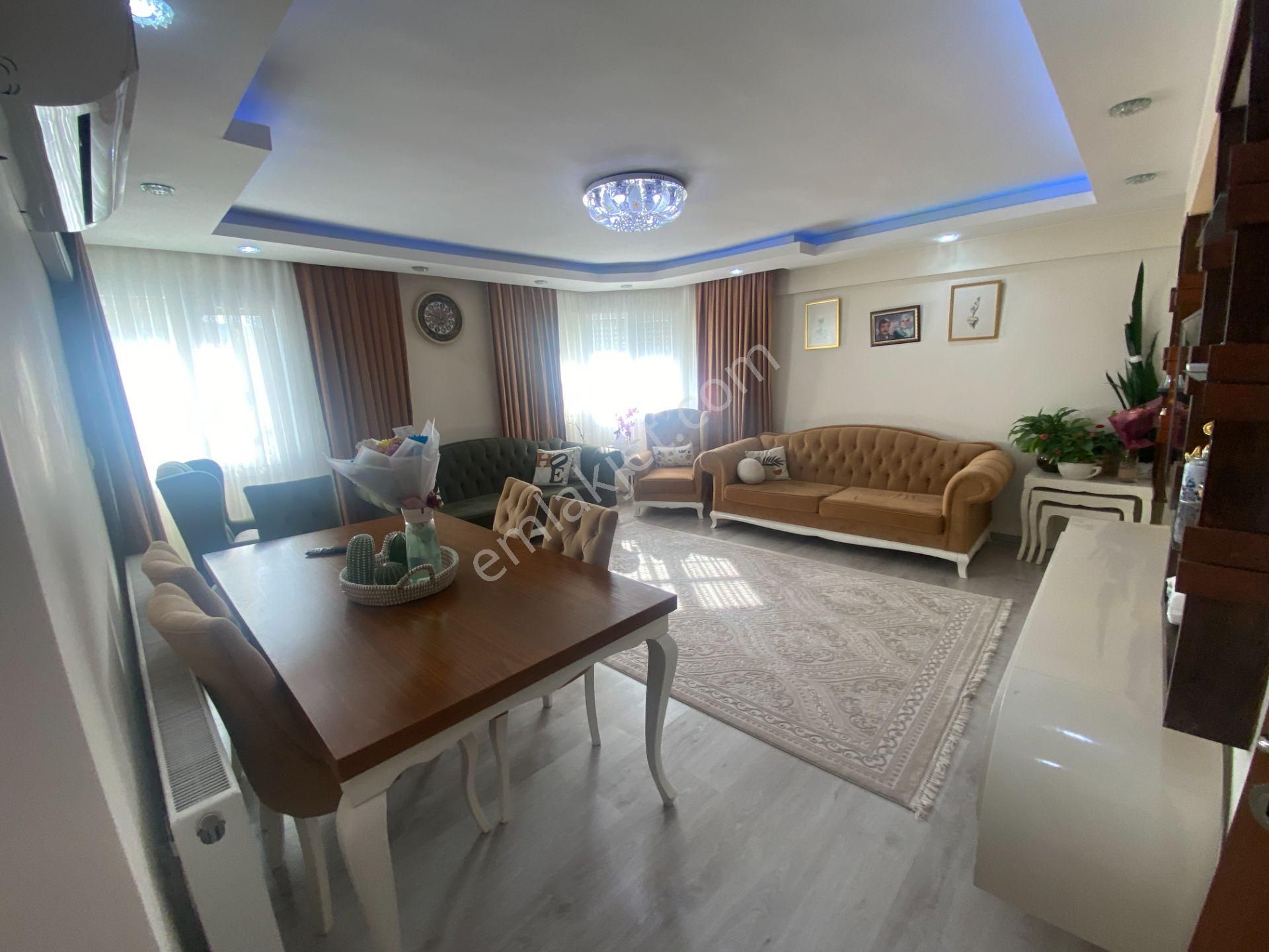 Bucakoop'ta Site İçi, Otoparklı,full Tadilatlı Satılık 3+1 Daire