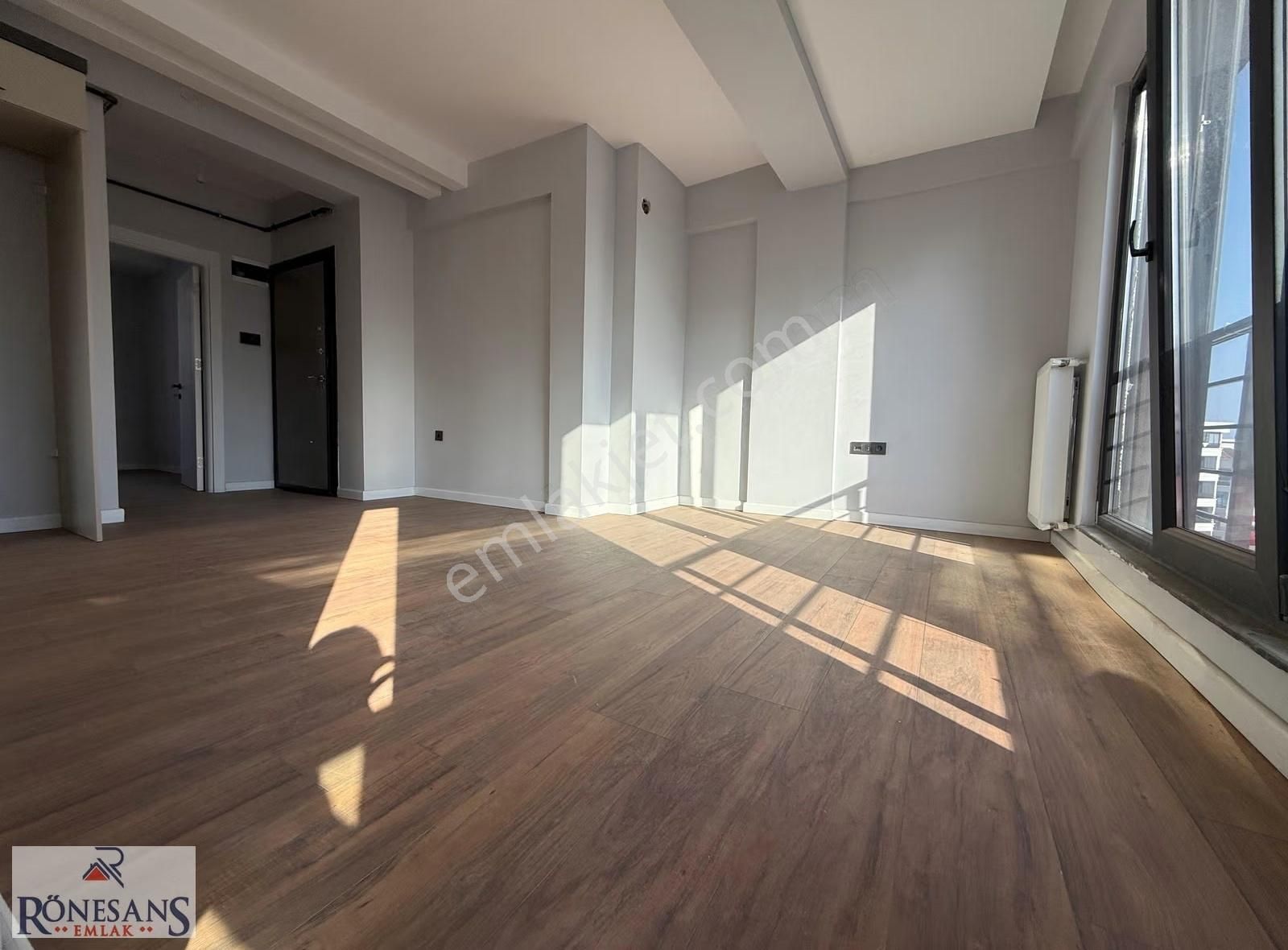 Rönesans Emlaktan Ulaşıma Yakın Satılık 1+1 Daire - Görsel 8