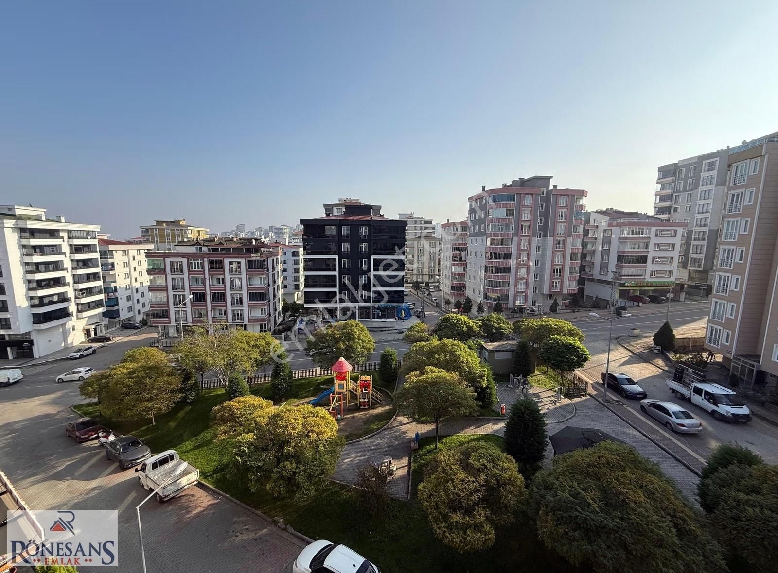 Rönesans Emlaktan Ulaşıma Yakın Satılık 1+1 Daire - Görsel 14
