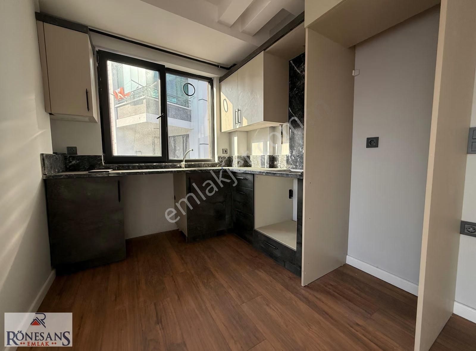 Rönesans Emlaktan Ulaşıma Yakın Satılık 1+1 Daire - Görsel 7