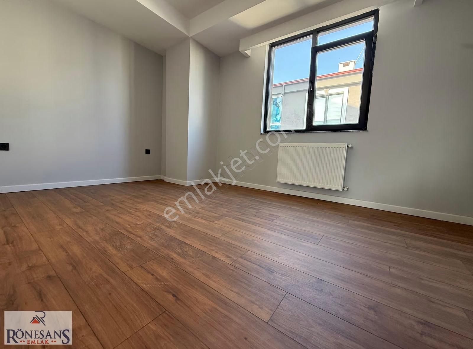 Rönesans Emlaktan Ulaşıma Yakın Satılık 1+1 Daire - Görsel 9