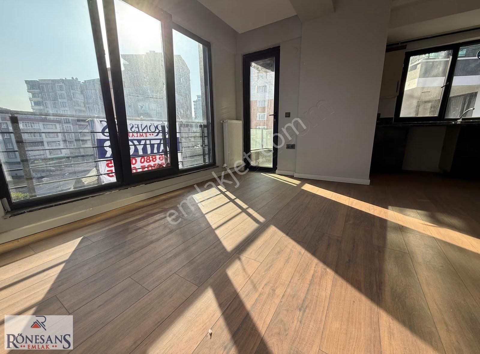 Rönesans Emlaktan Ulaşıma Yakın Satılık 1+1 Daire - Görsel 18