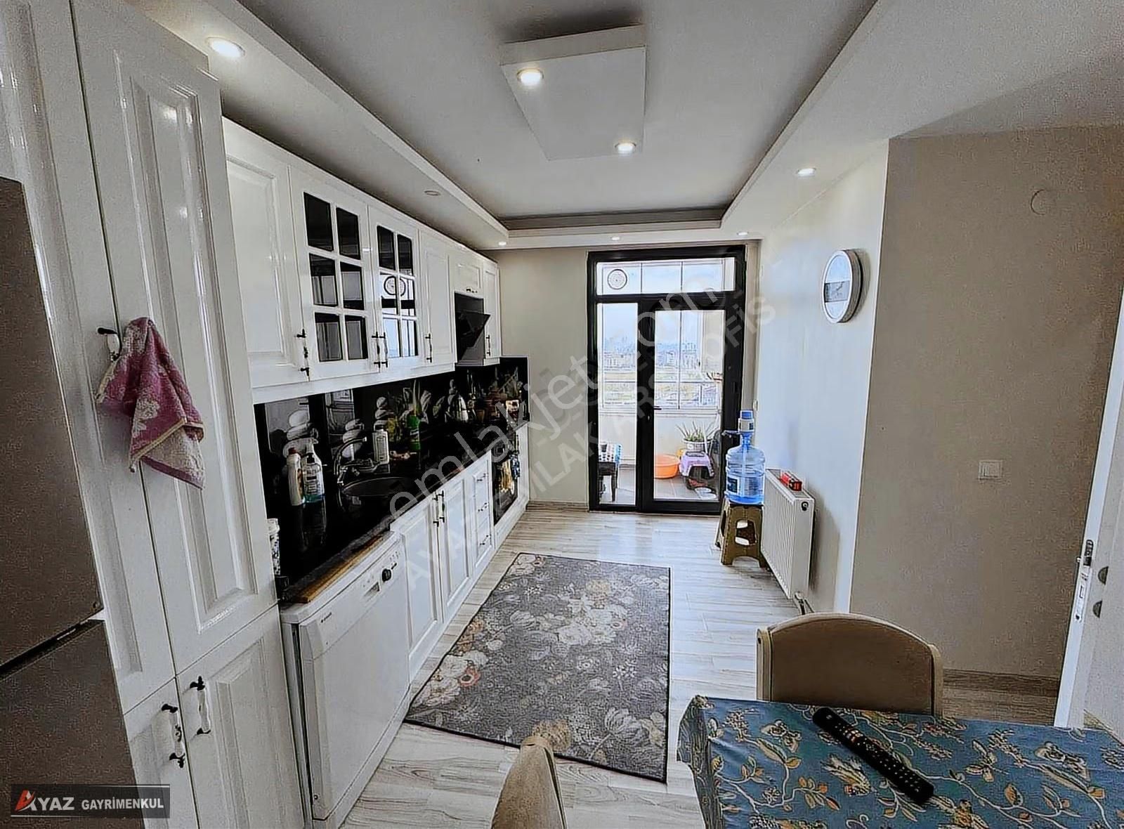 Ayaz Emlak'dan Acil Satılık Otoparklı Sitede Mükemmel Daire - Görsel 18