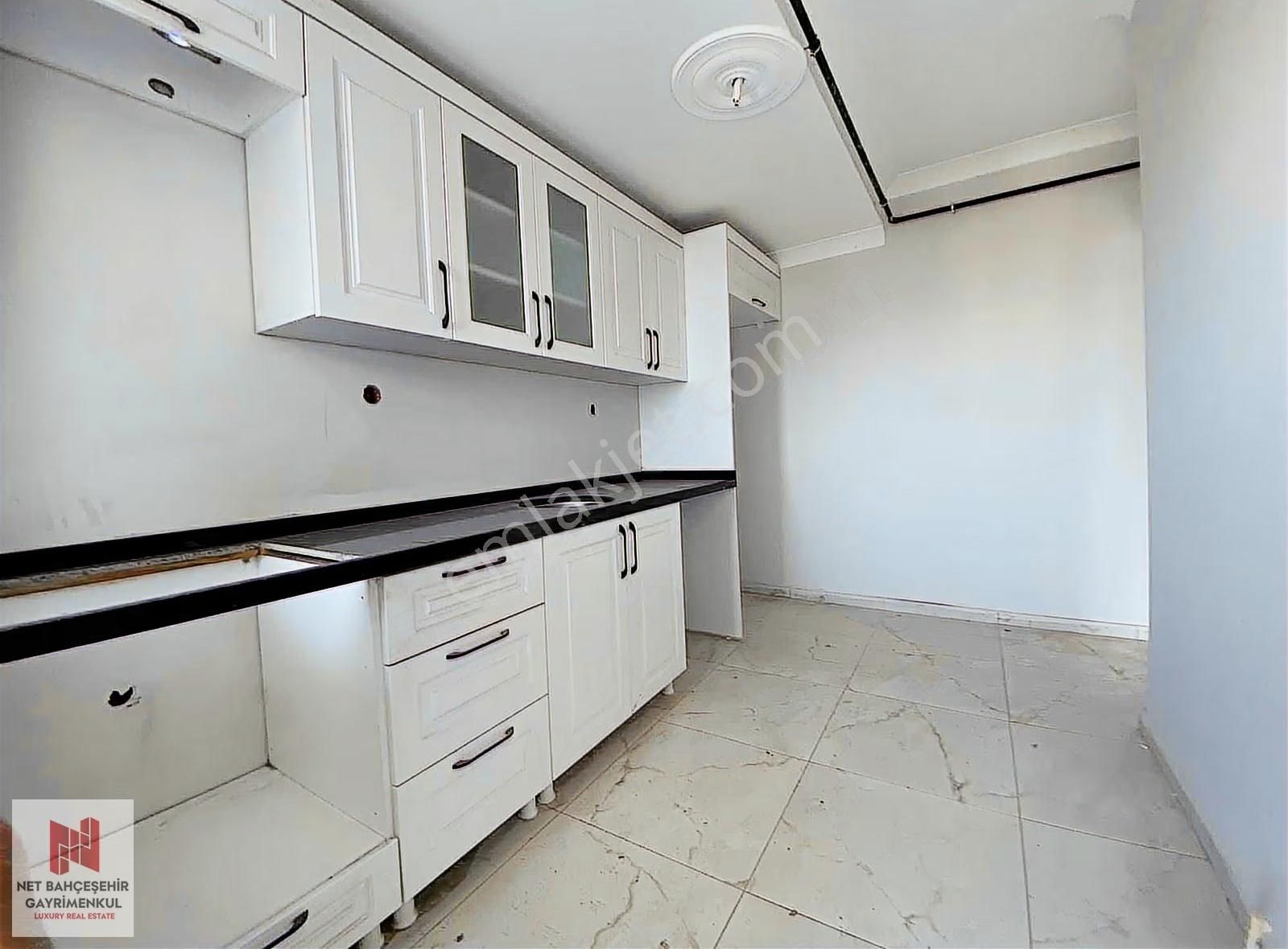 Avcılar Tahtakale Mahhallesi Muhteşem Konumlu Satılık 3+1 Daire - Görsel 12