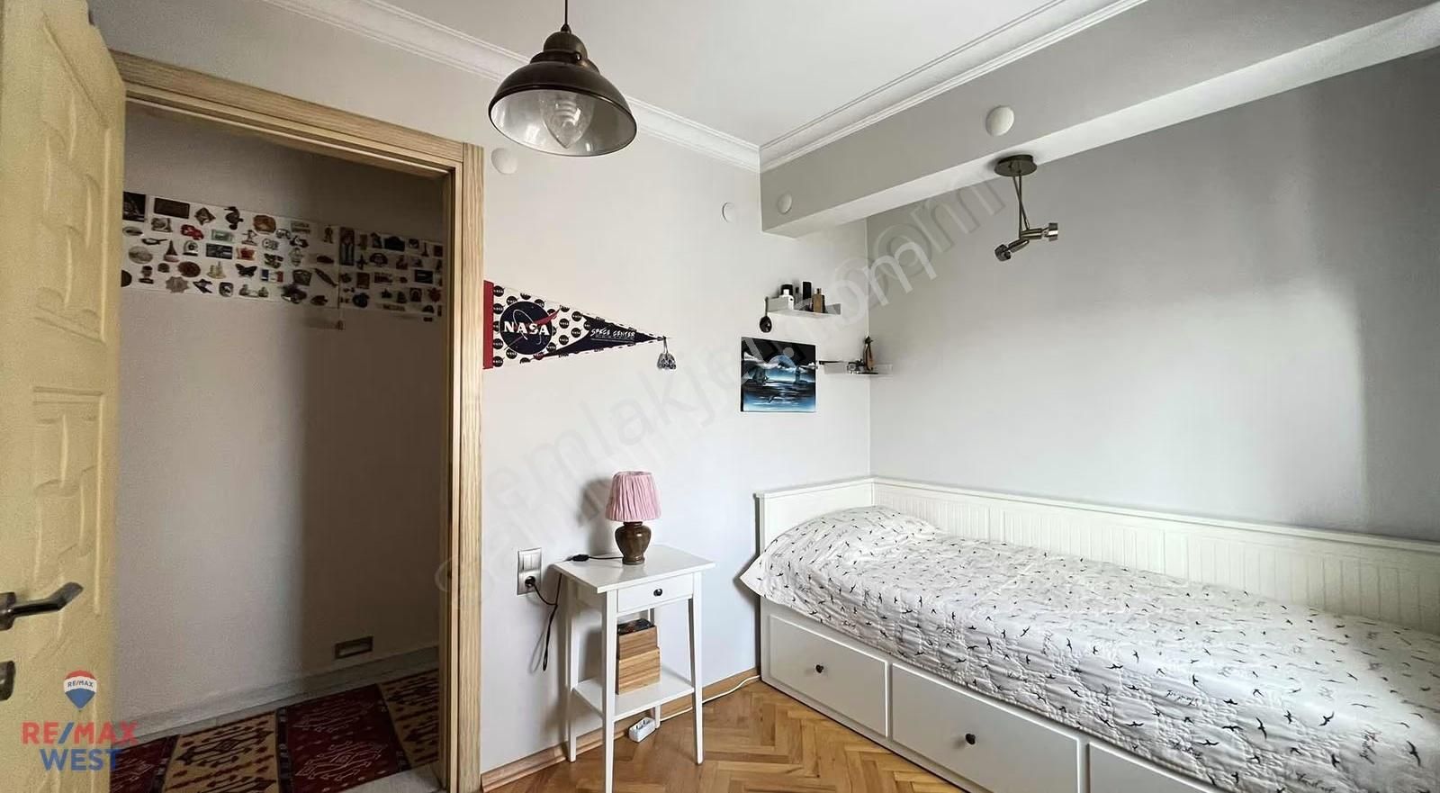 Karşıyaka Aksoy Palmiye Sokak Satılık Tadilatlı 3+1 Daire - Görsel 5