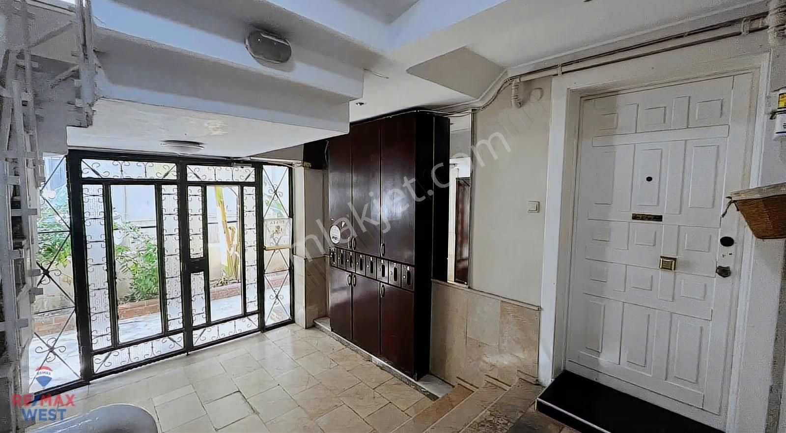 Karşıyaka Aksoy Palmiye Sokak Satılık Tadilatlı 3+1 Daire - Görsel 23