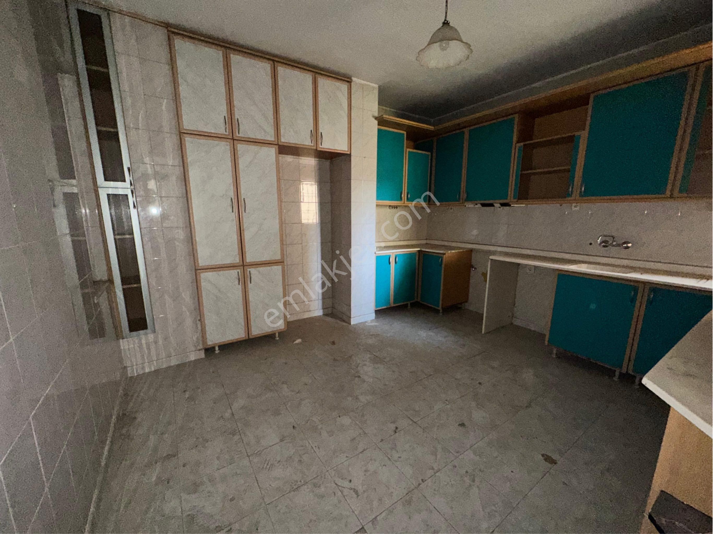 Yuvam Emlaktan Acil Satılık 60. Yılda 2.5 Katlı Mustakil Bina - Görsel 28