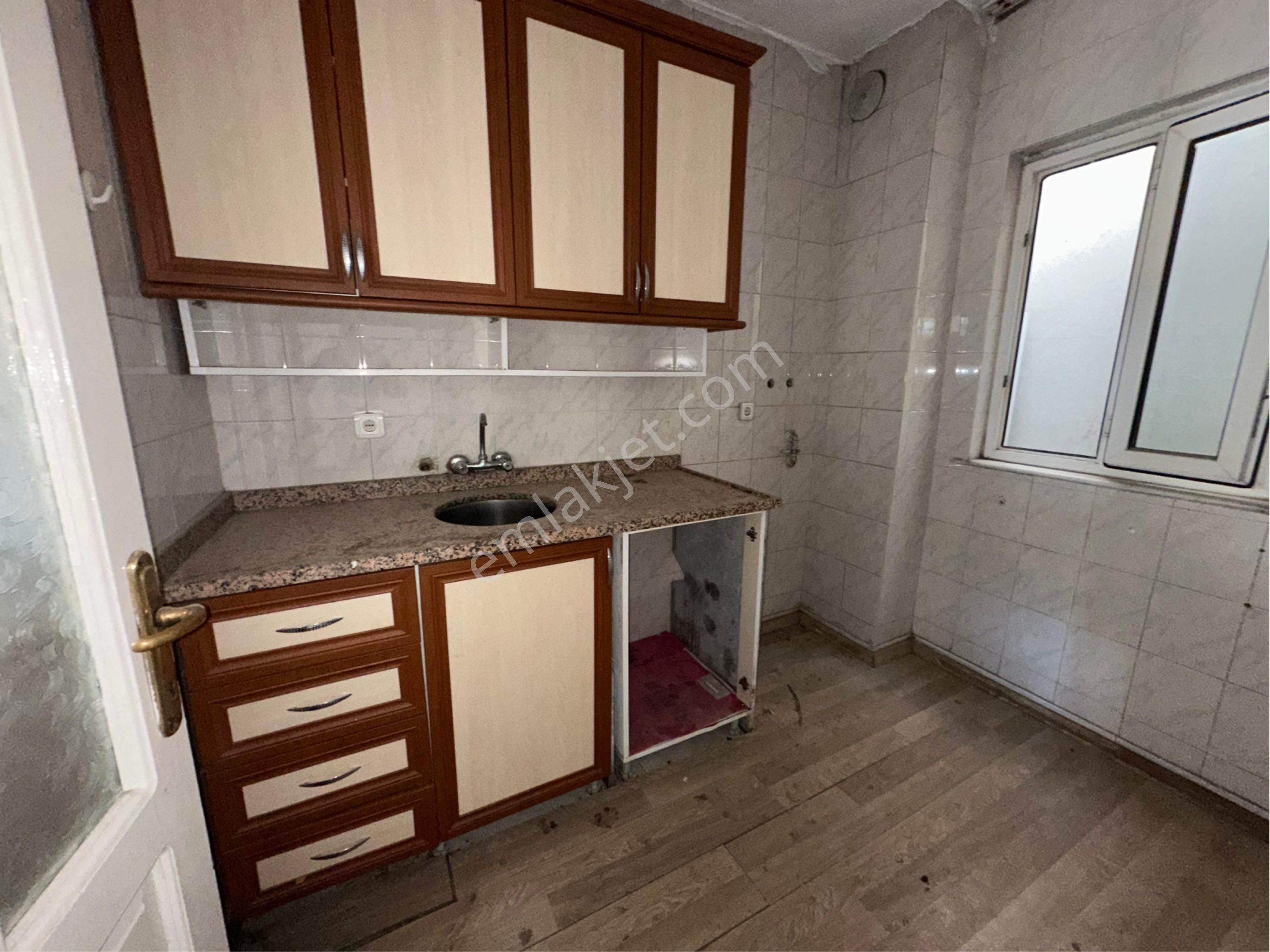 Yuvam Emlaktan Acil Satılık 60. Yılda 2.5 Katlı Mustakil Bina - Görsel 20