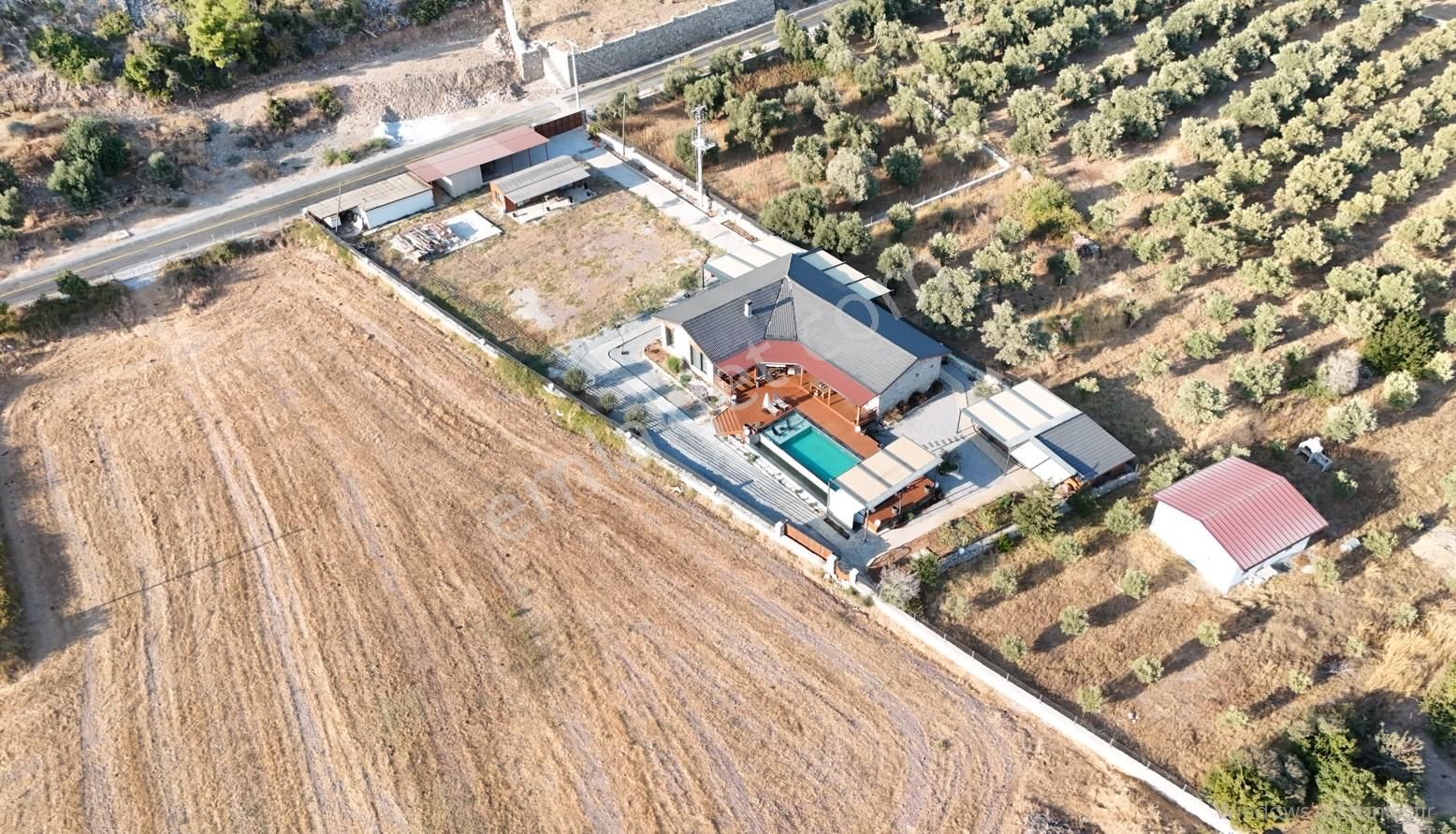 Çökertme Sahilinde Tam Müstakil 3+1 Özel Havuzlu Taş Villa Ve Arsası - Görsel 3