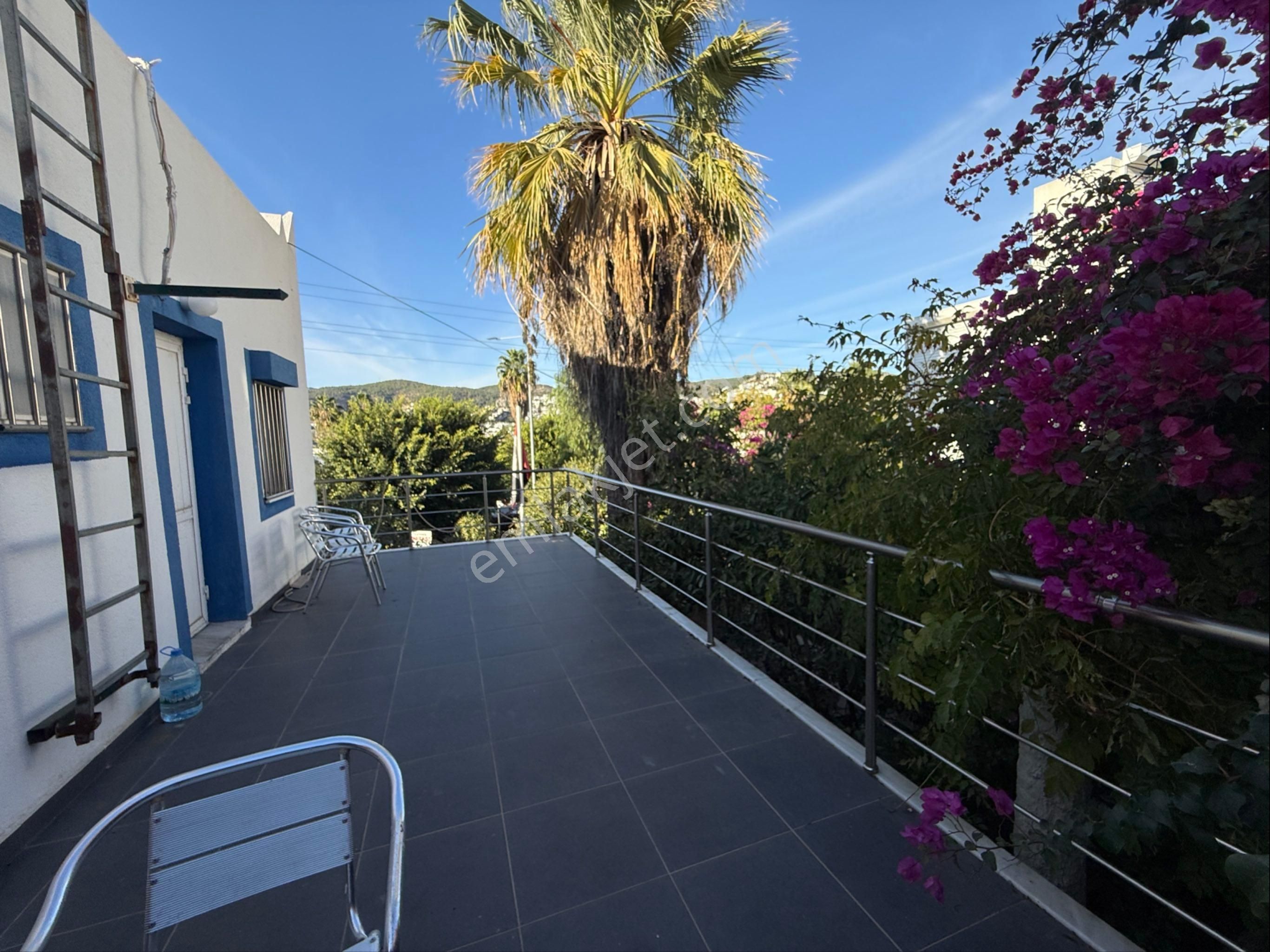 Sahile Ve Tüm İhtiyaç Noktalarına Yürüme Mesafesinde Müstakil Ev - Görsel 8