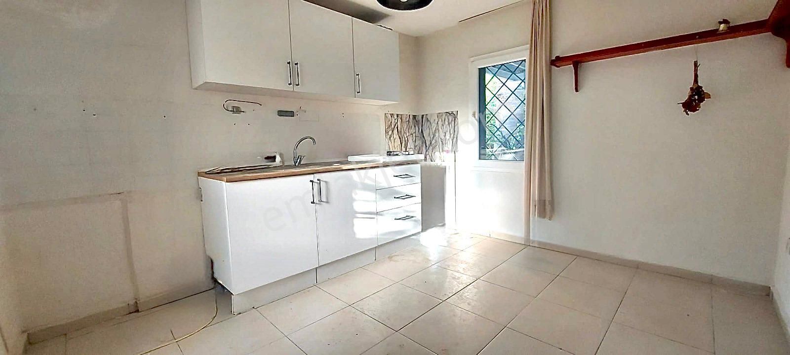 Sahile Ve Tüm İhtiyaç Noktalarına Yürüme Mesafesinde Müstakil Ev - Görsel 12