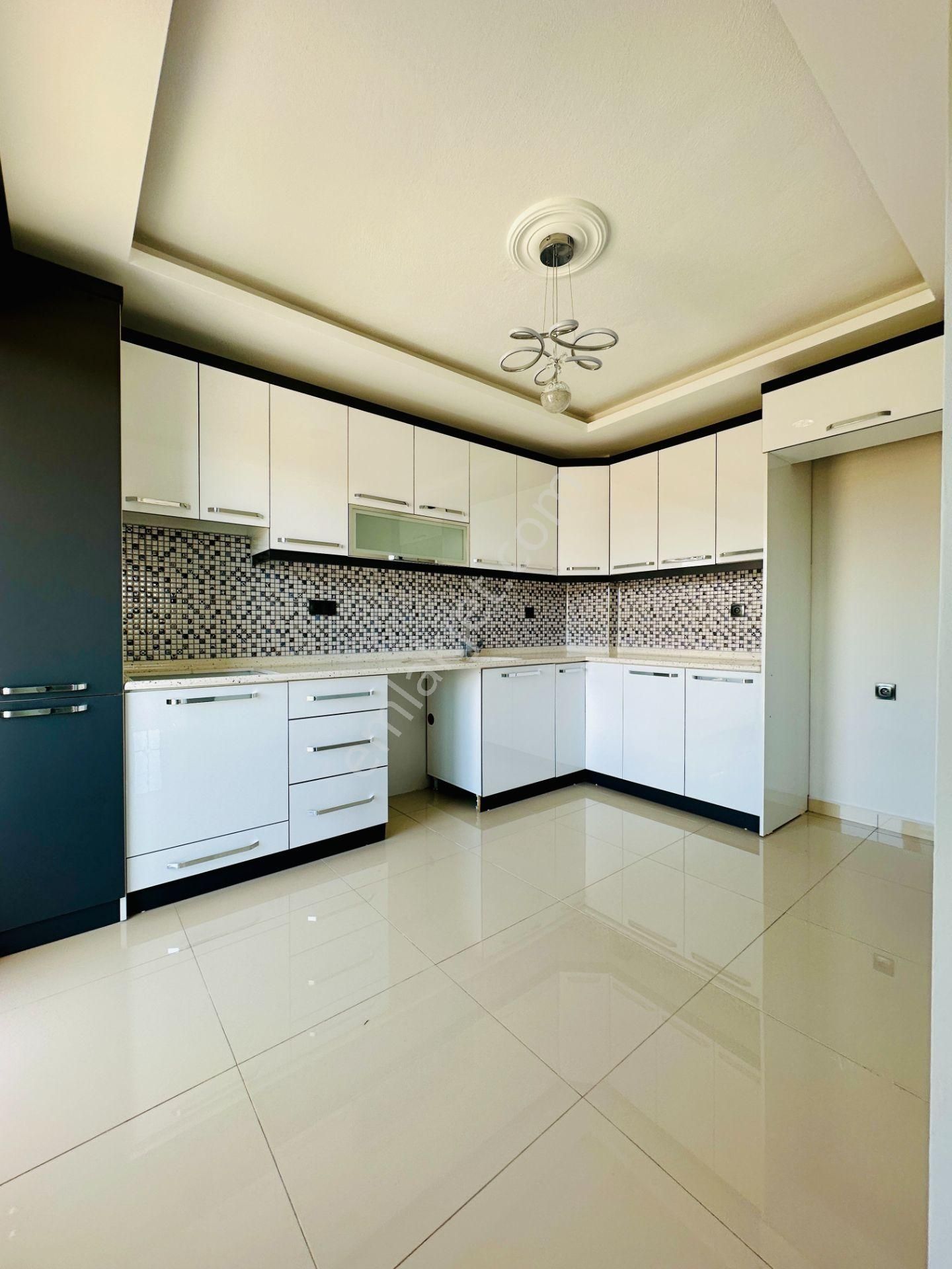 Villacı Onur'dan Altınkumda Satılık. 4+1 Müstakil Bahçeli Villa - Görsel 13