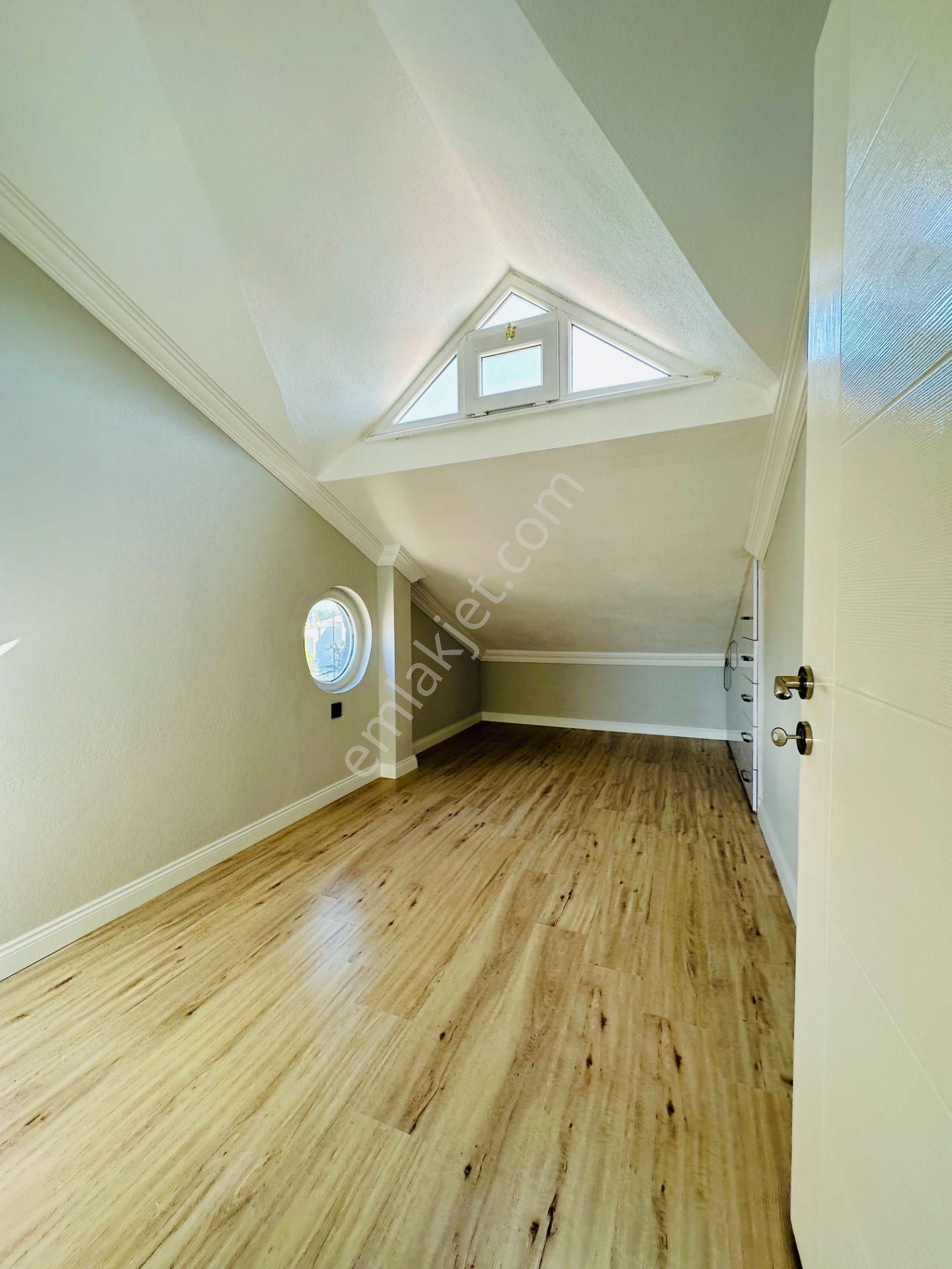 Villacı Onur'dan Altınkumda Satılık. 4+1 Müstakil Bahçeli Villa - Görsel 28