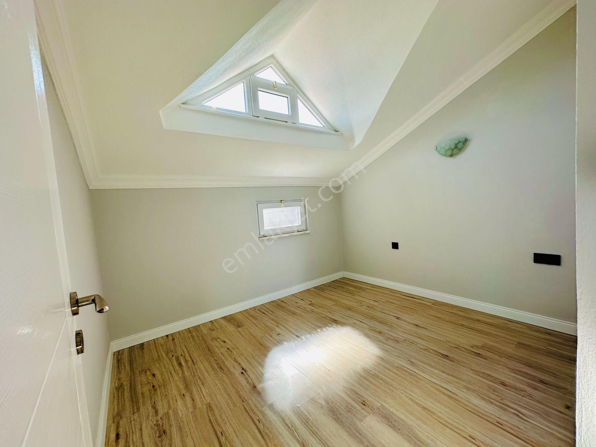 Villacı Onur'dan Altınkumda Satılık. 4+1 Müstakil Bahçeli Villa - Görsel 31