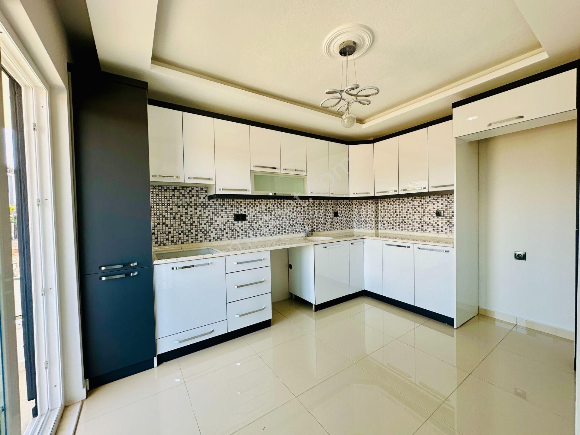 Villacı Onur'dan Altınkumda Satılık. 4+1 Müstakil Bahçeli Villa - Görsel 12