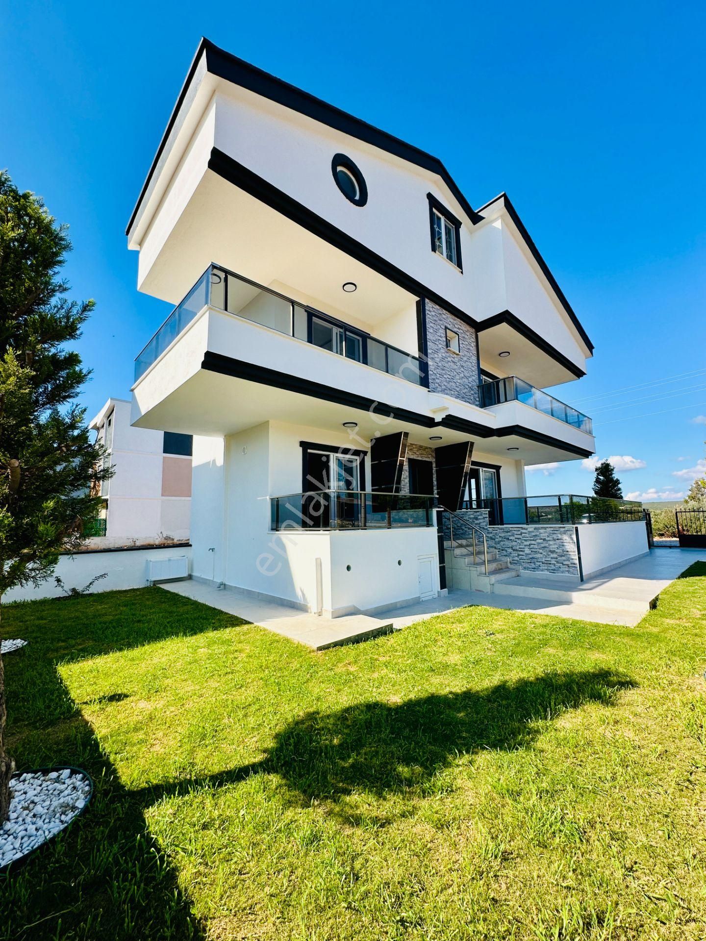 Villacı Onur'dan Altınkumda Satılık. 4+1 Müstakil Bahçeli Villa - Görsel 2