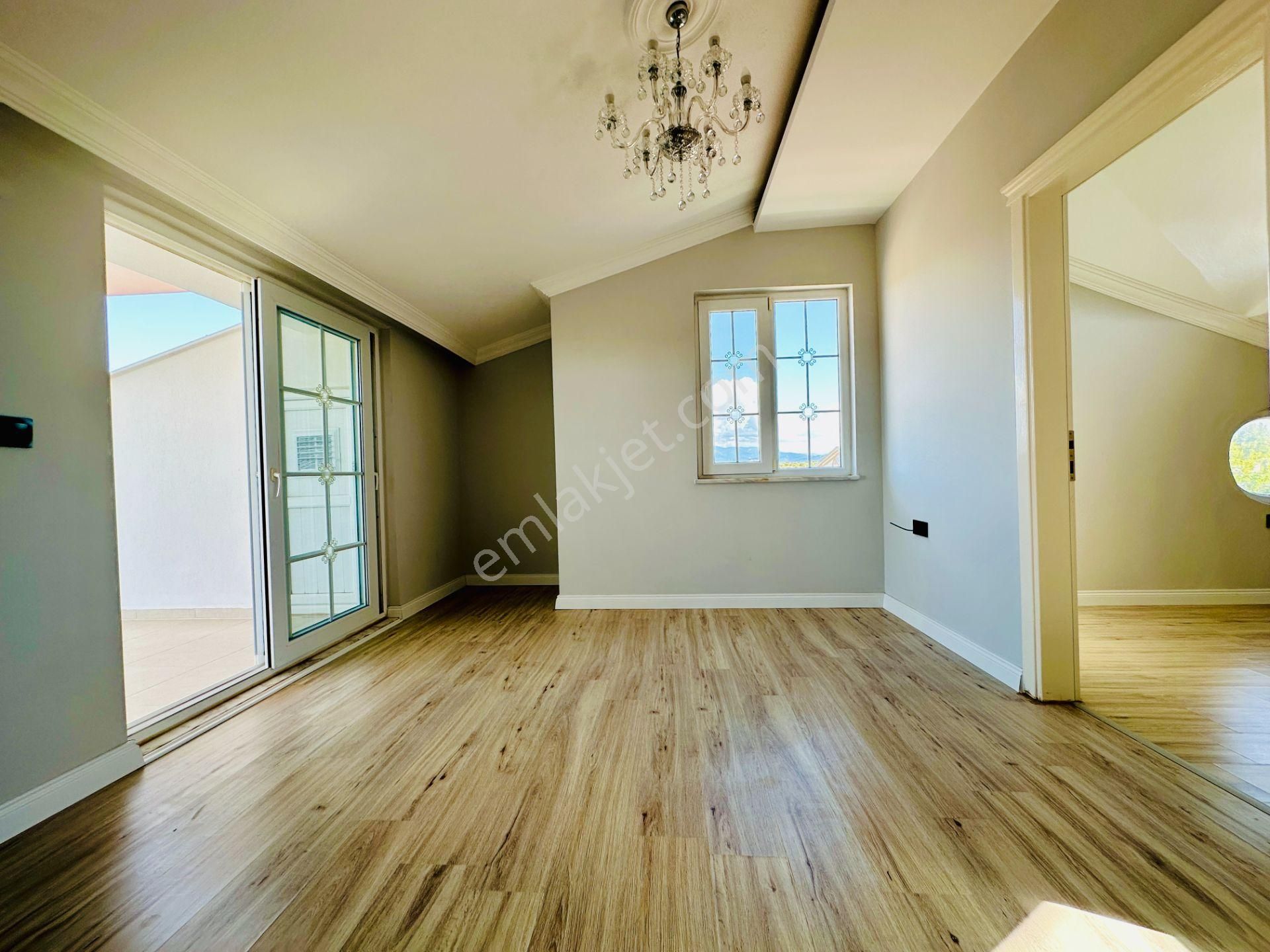 Villacı Onur'dan Altınkumda Satılık. 4+1 Müstakil Bahçeli Villa - Görsel 27