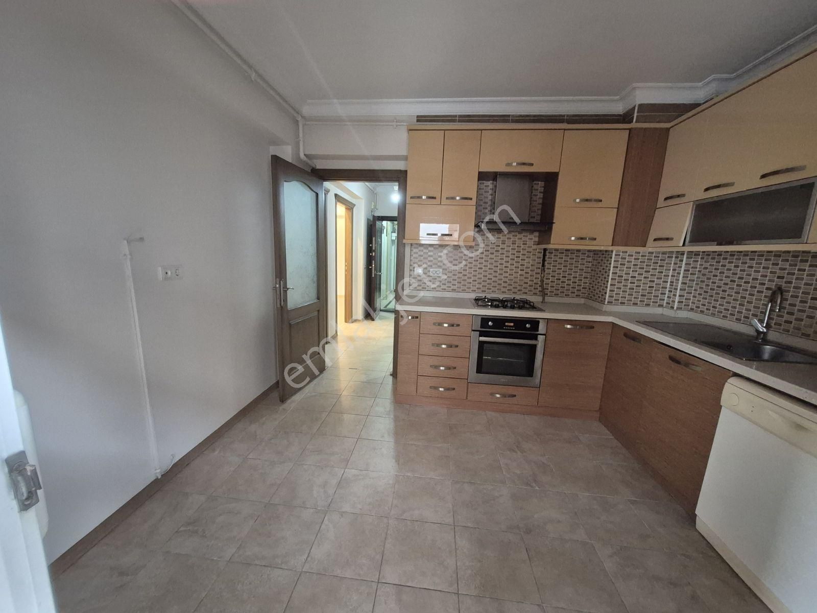 Buca Uçanyolyanı/tünelçıkışı/caddeye 20metre/10yıllık/135m2/3+1 - Görsel 7