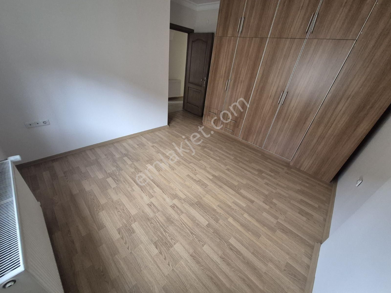 Buca Uçanyolyanı/tünelçıkışı/caddeye 20metre/10yıllık/135m2/3+1 - Görsel 15