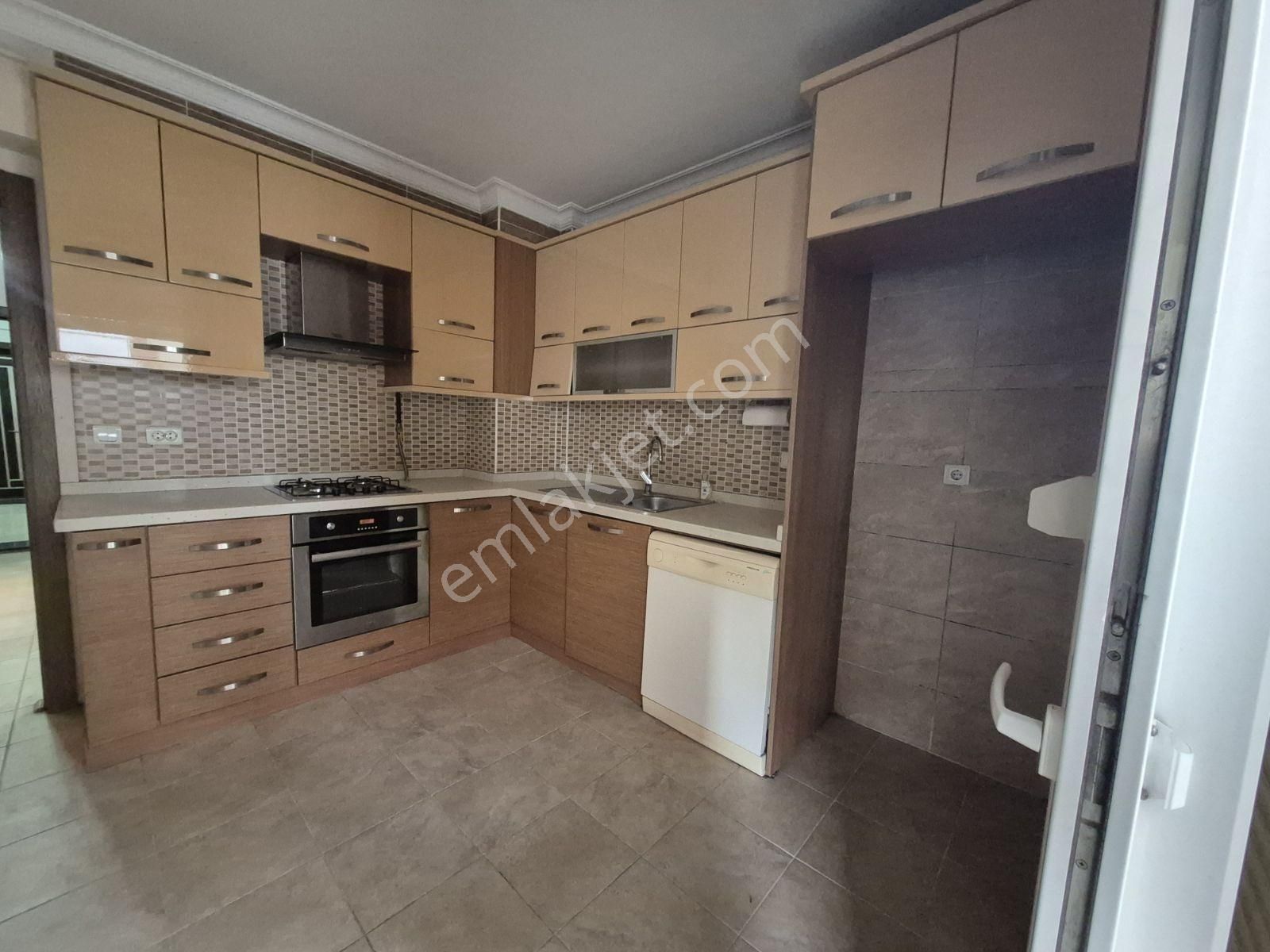 Buca Uçanyolyanı/tünelçıkışı/caddeye 20metre/10yıllık/135m2/3+1 - Görsel 22