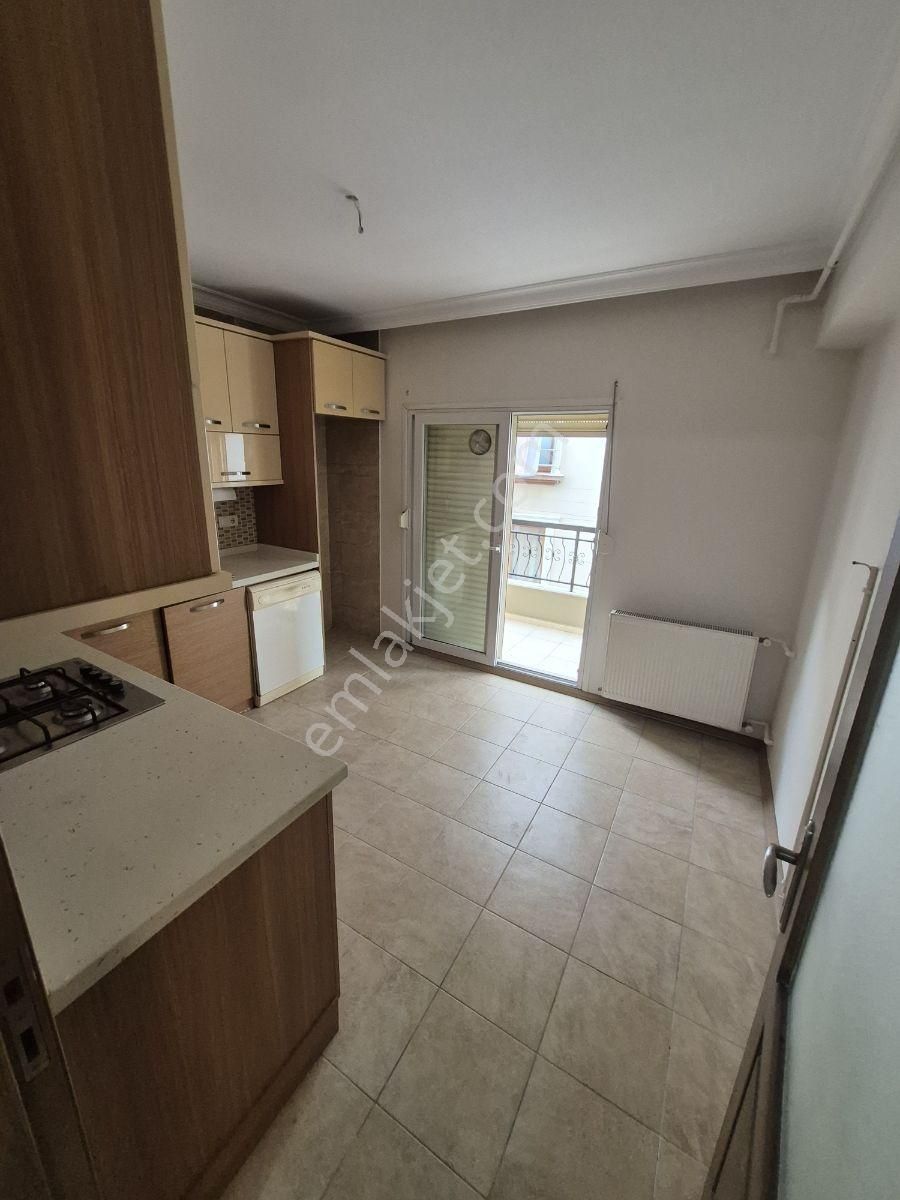 Buca Uçanyolyanı/tünelçıkışı/caddeye 20metre/10yıllık/135m2/3+1 - Görsel 19