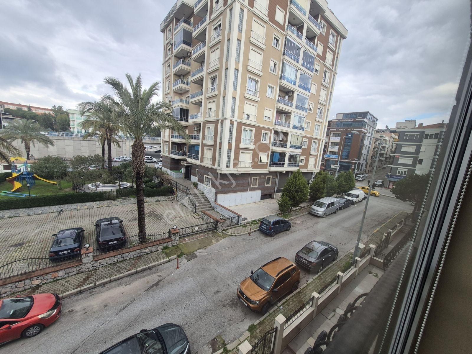 Buca Uçanyolyanı/tünelçıkışı/caddeye 20metre/10yıllık/135m2/3+1 - Görsel 10