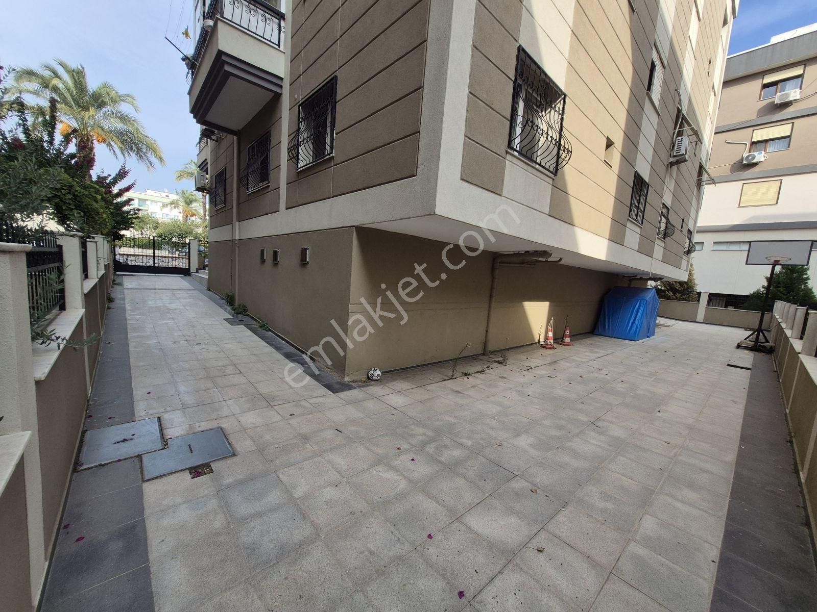 Buca Uçanyolyanı/tünelçıkışı/caddeye 20metre/10yıllık/135m2/3+1 - Görsel 2