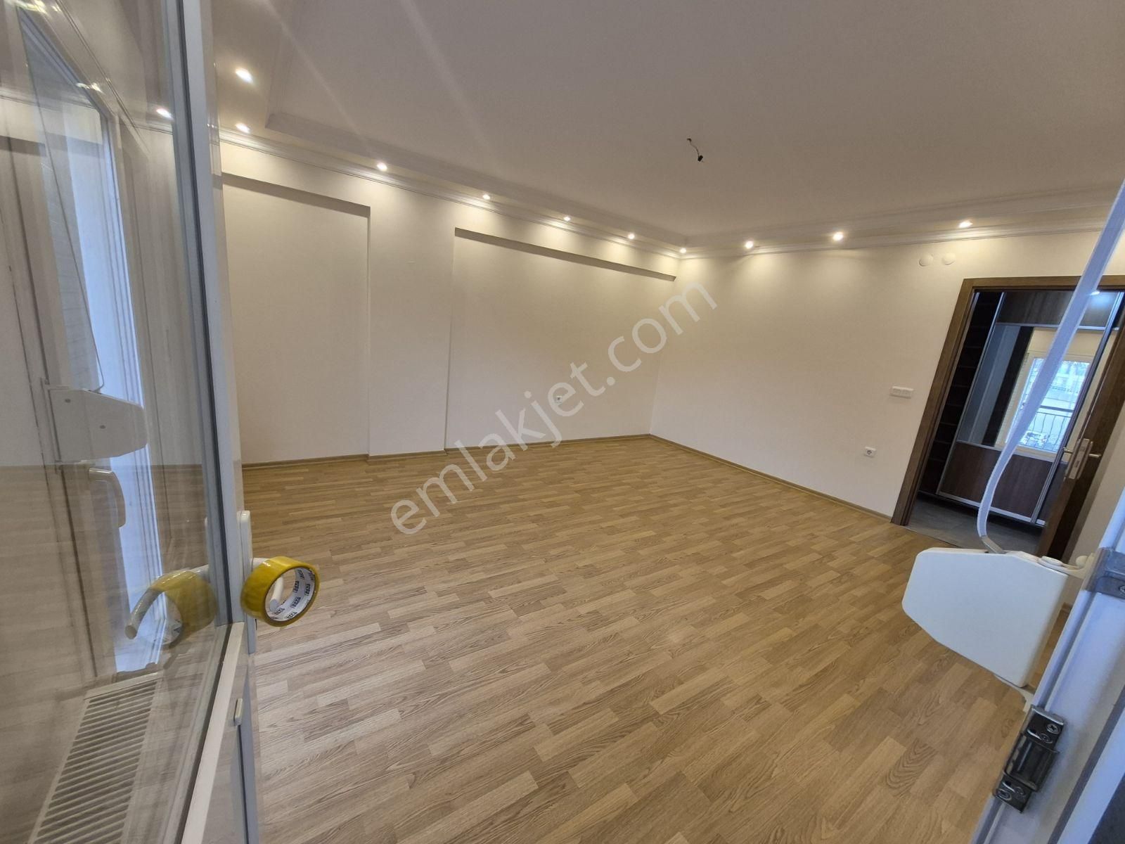 Buca Uçanyolyanı/tünelçıkışı/caddeye 20metre/10yıllık/135m2/3+1 - Görsel 9