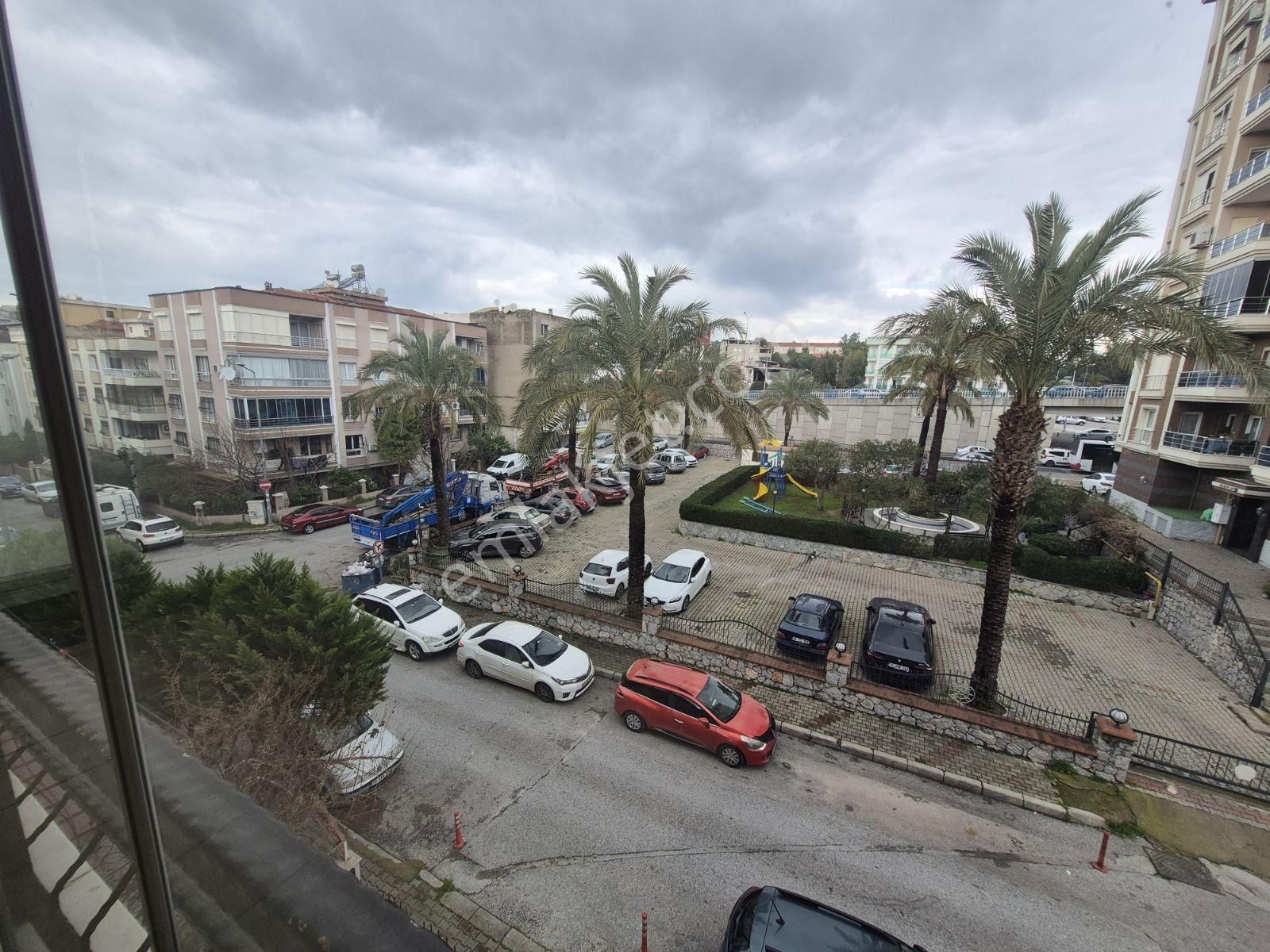 Buca Uçanyolyanı/tünelçıkışı/caddeye 20metre/10yıllık/135m2/3+1 - Görsel 21