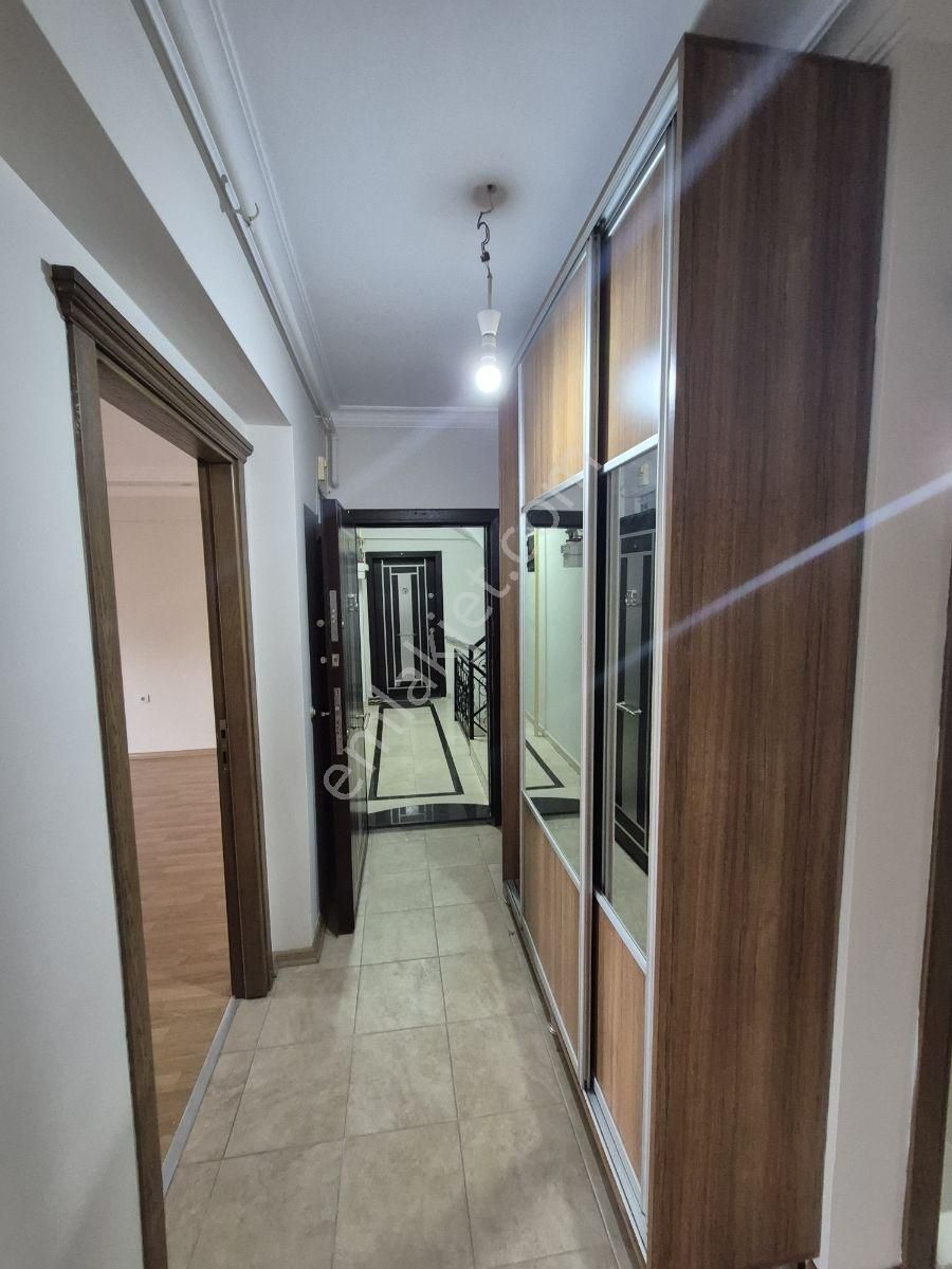 Buca Uçanyolyanı/tünelçıkışı/caddeye 20metre/10yıllık/135m2/3+1 - Görsel 3