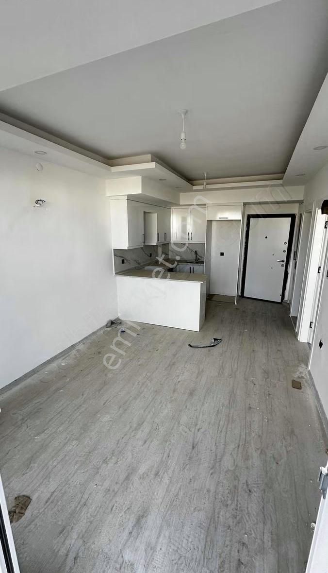 Oturuma Hazır Ara Kat İskanlı Deniz Manzaralı 1+1 Daire - Görsel 3