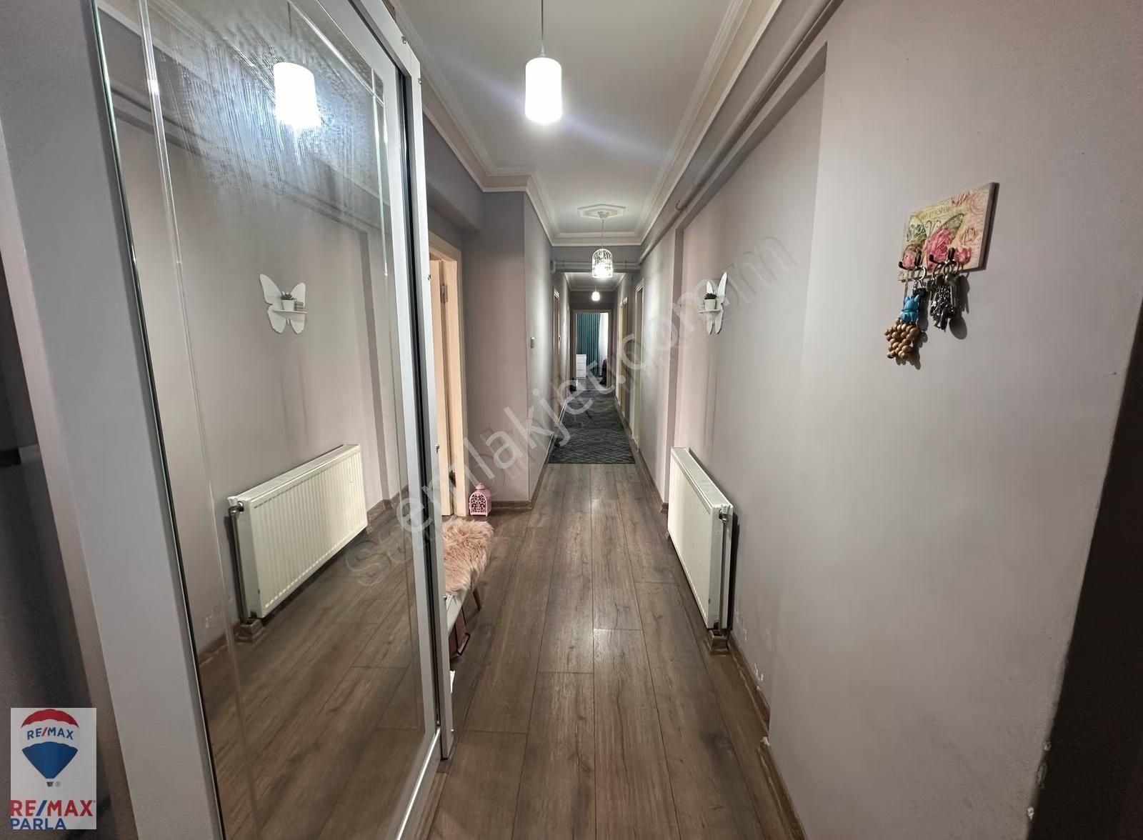 Yeni Mahalle Cağaloğlu 'na Cephe Ara Kat 3+1 Fırsat Acil - Görsel 3