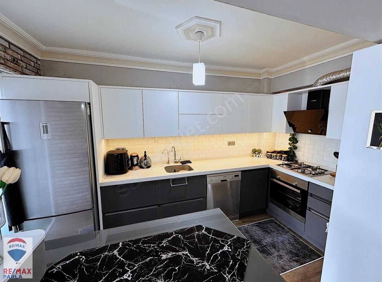 Yeni Mahalle Cağaloğlu 'na Cephe Ara Kat 3+1 Fırsat Acil - Görsel 20