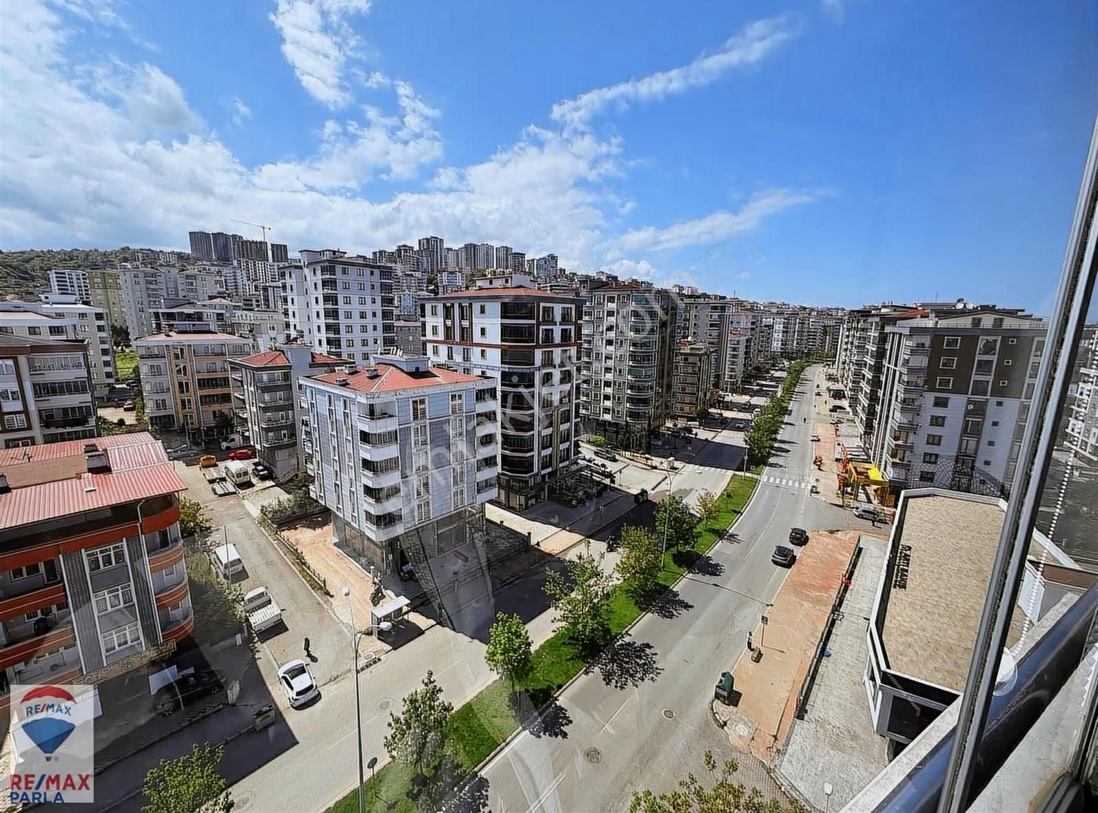 Yeni Mahalle Cağaloğlu 'na Cephe Ara Kat 3+1 Fırsat Acil