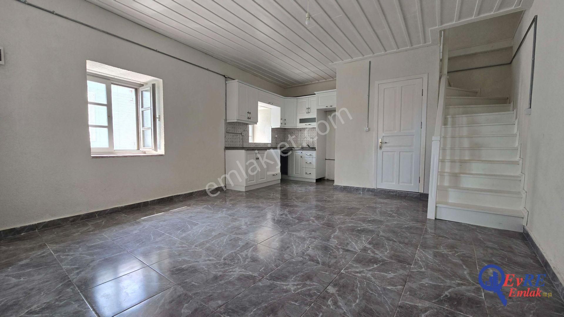 Evre Emlaktan Cundada Deniz Manzaralı Ve Bahçeli 2+1 Taş Ev - Görsel 13