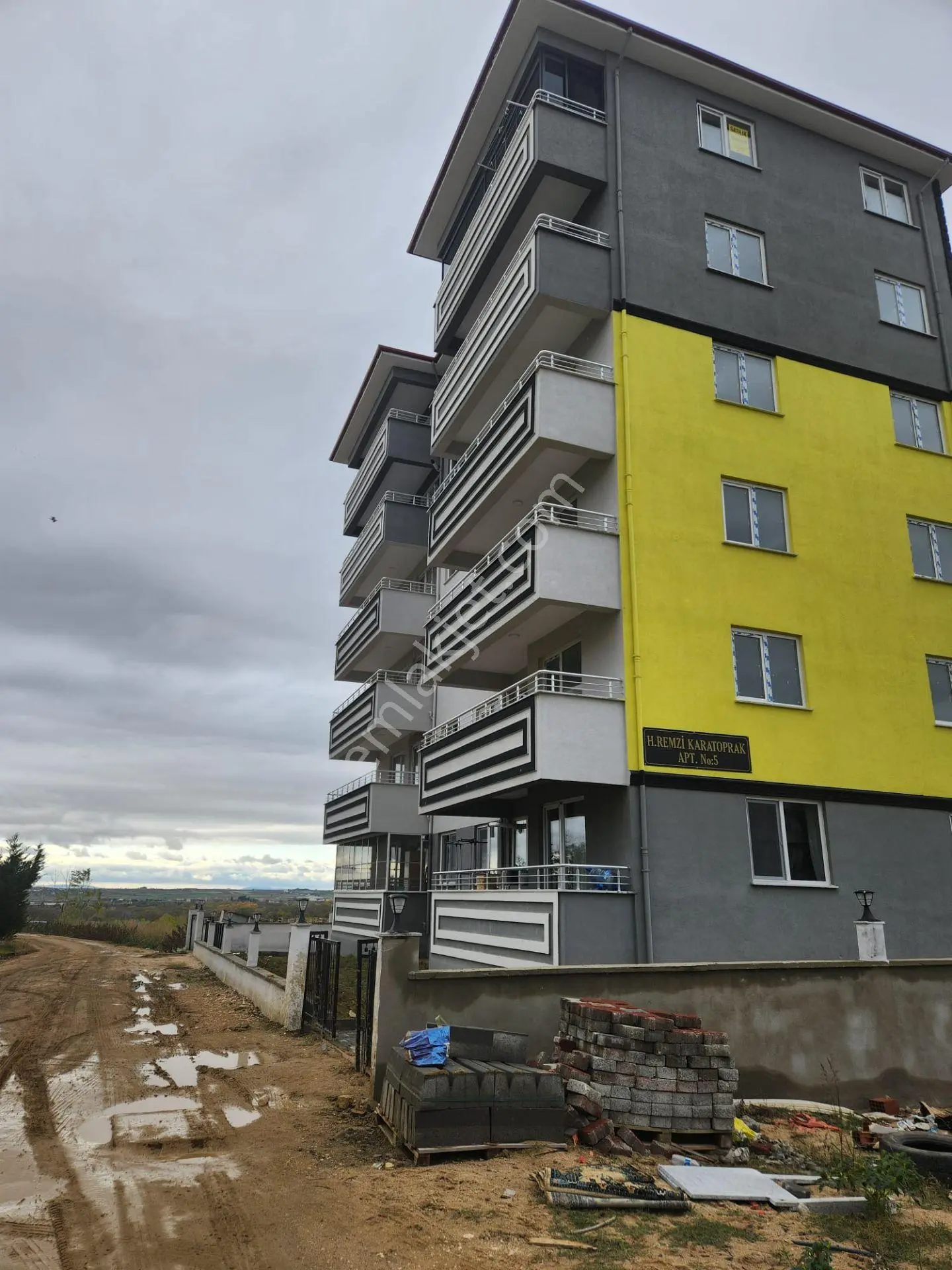 Edirne Kurtuluş Mahallesinde Satılık Daireler 1+1 - Görsel 2