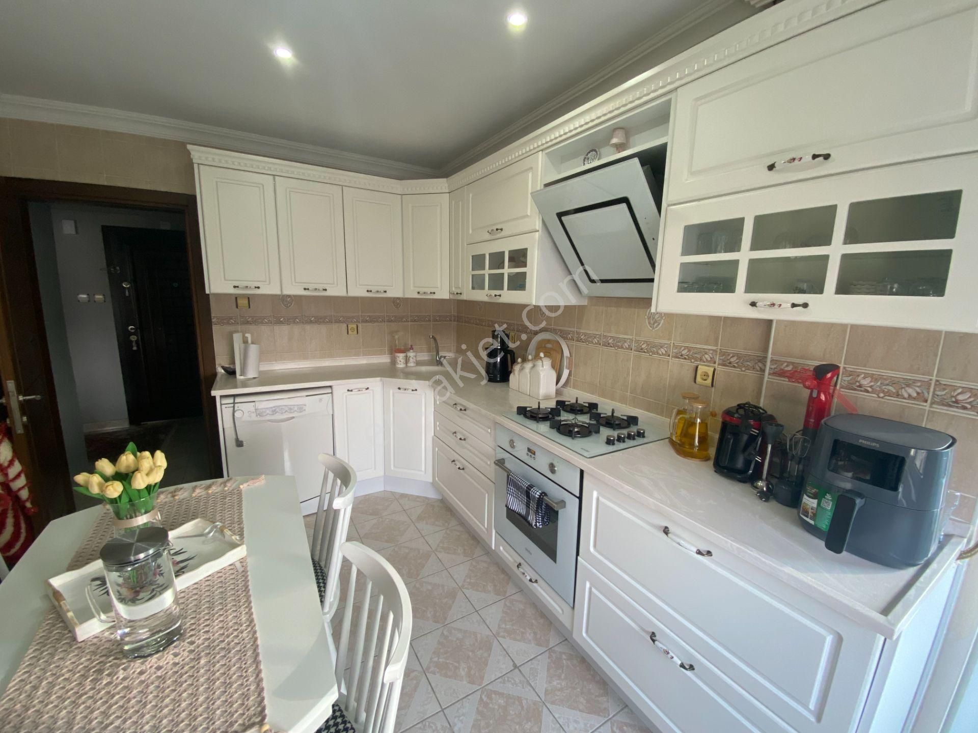 Altınbaş Emlaktan Şebboy Caddesinde Satılık 120 M2 3+1 Daire - Görsel 15