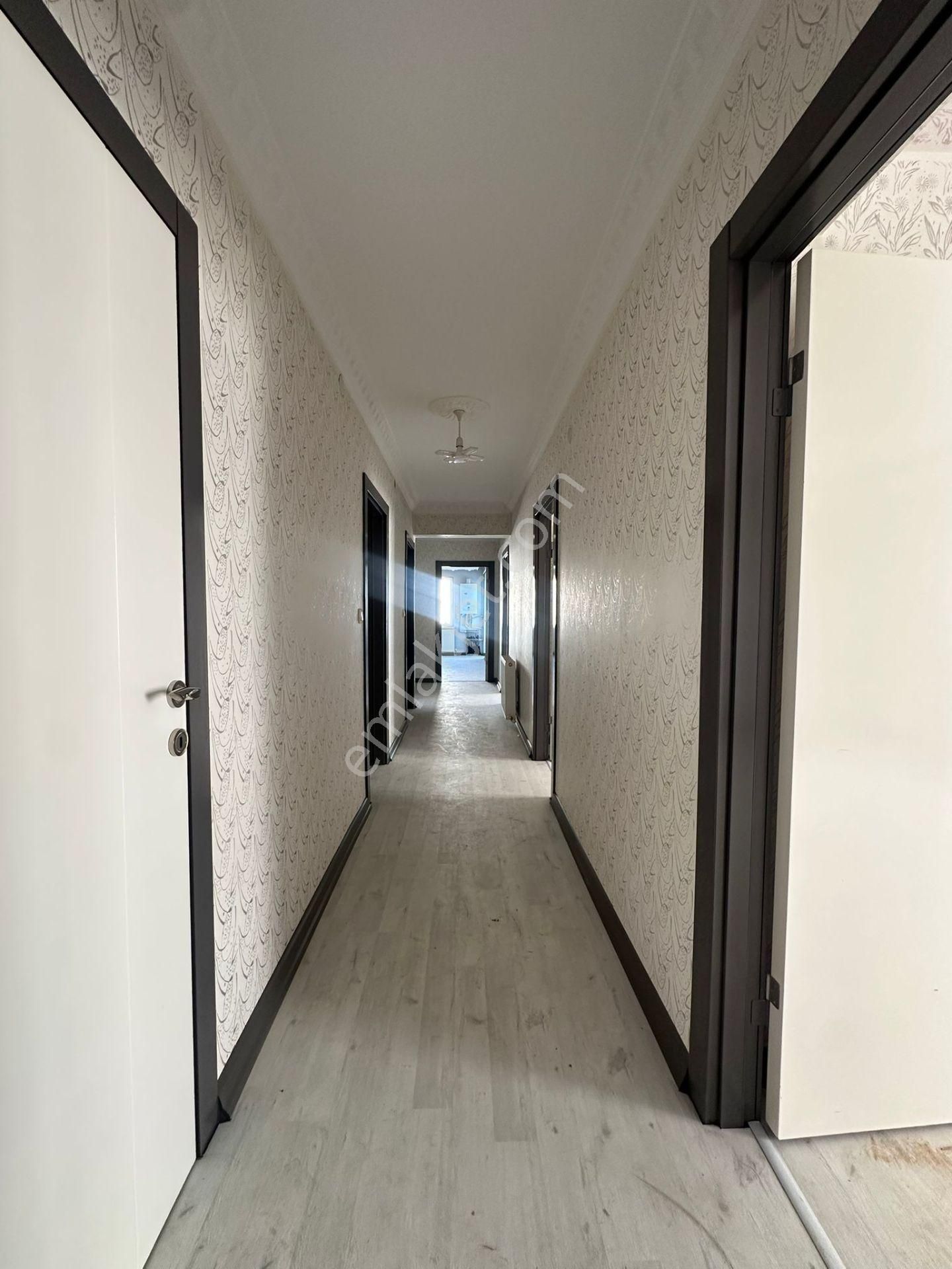 Beşikkaya'da Asansörlü 2.katta 3+1 Satılık Daire !! - Görsel 16