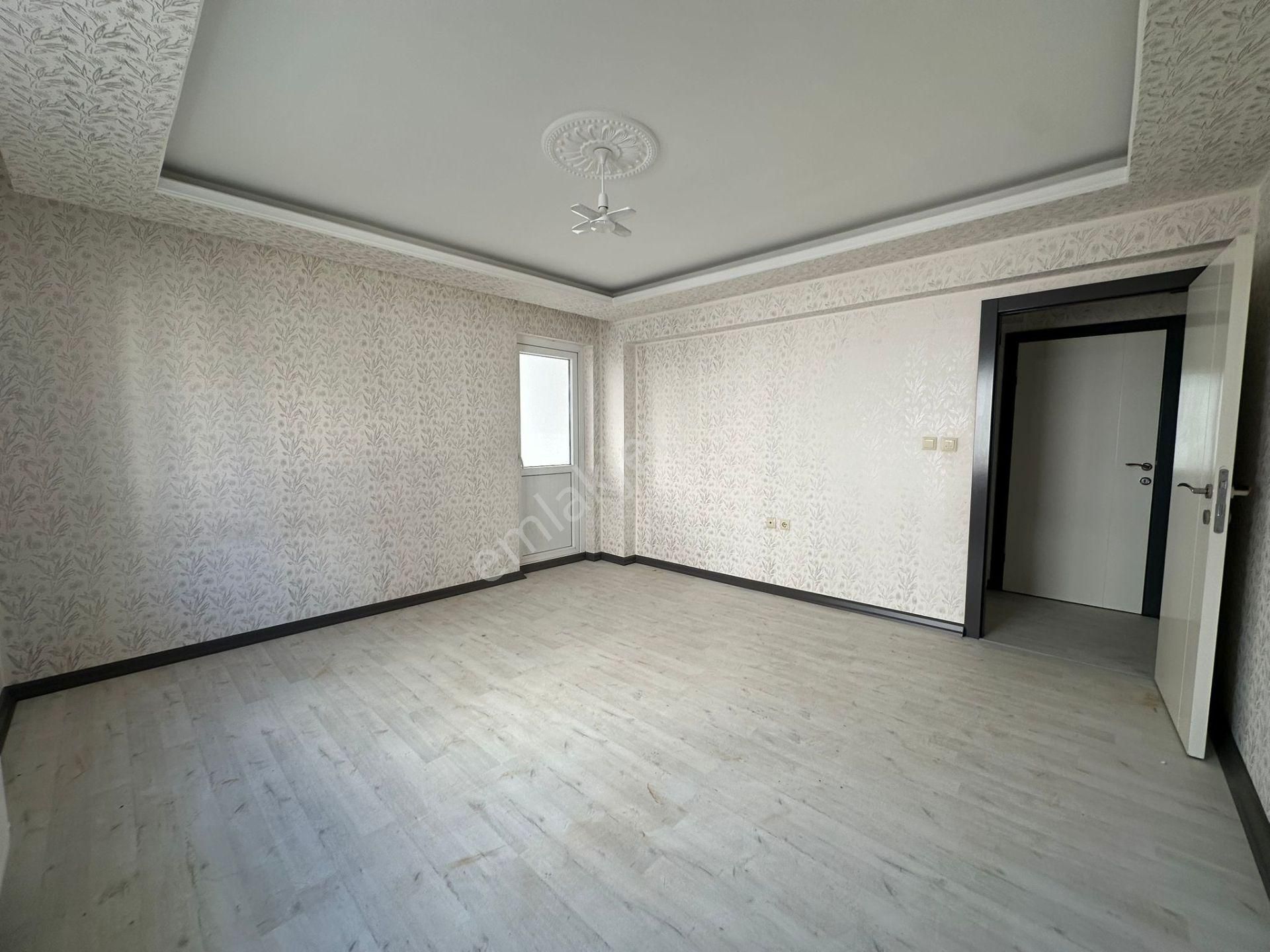 Beşikkaya'da Asansörlü 2.katta 3+1 Satılık Daire !! - Görsel 8