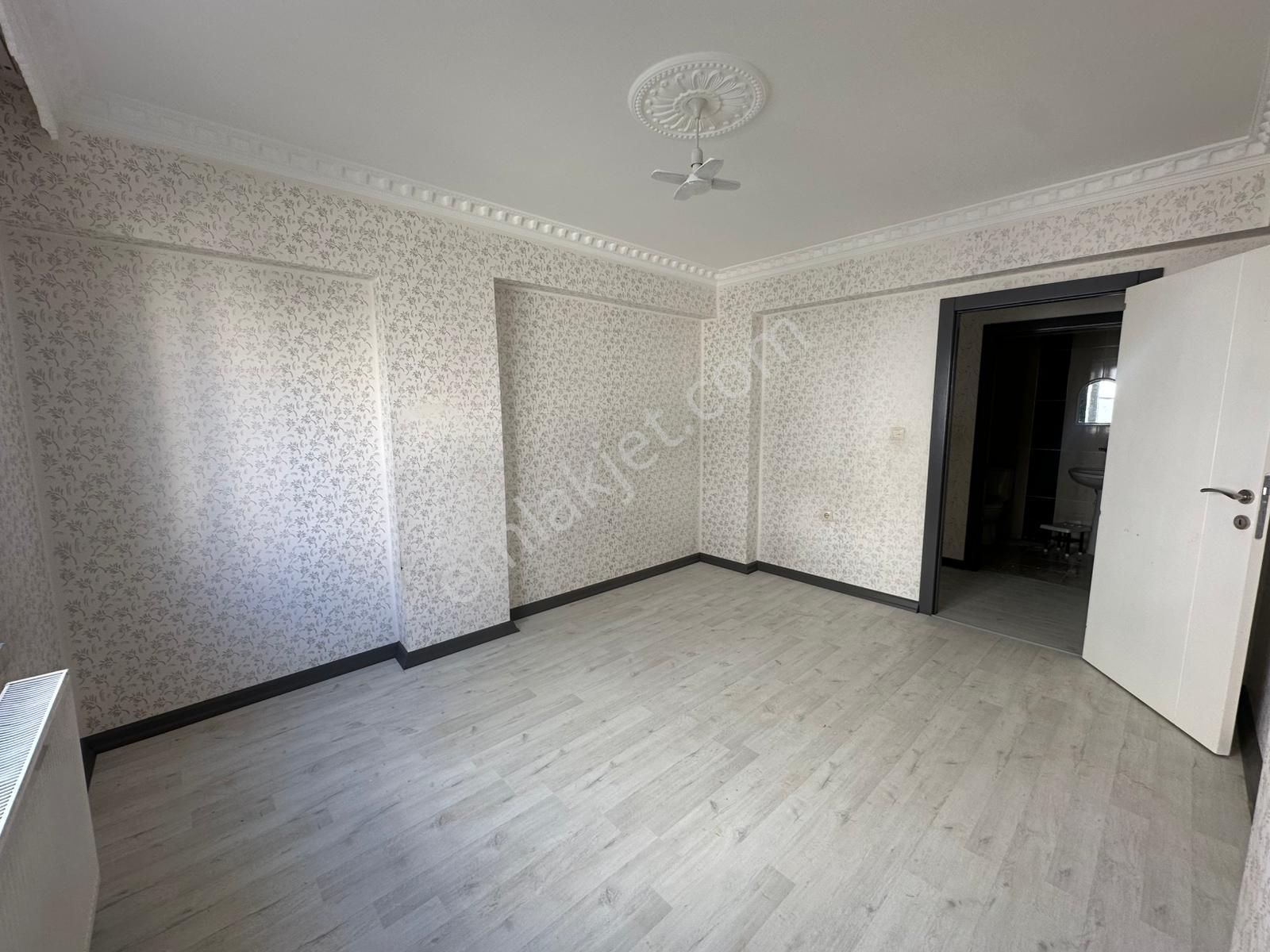 Beşikkaya'da Asansörlü 2.katta 3+1 Satılık Daire !! - Görsel 10