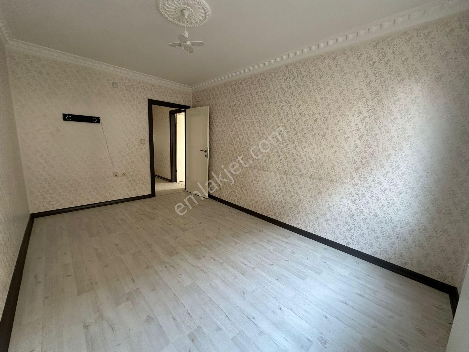 Beşikkaya'da Asansörlü 2.katta 3+1 Satılık Daire !! - Görsel 13